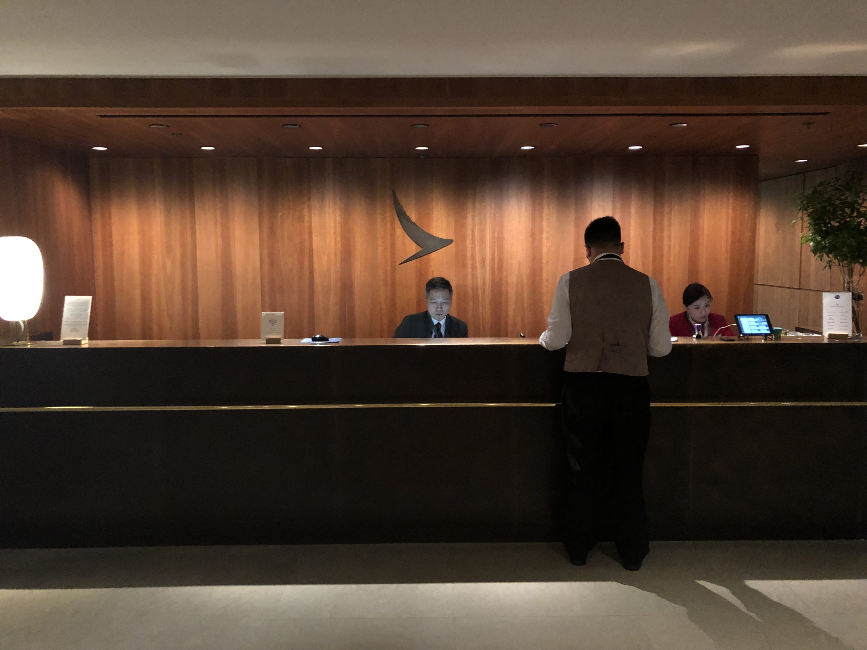 The Pier, Business at Hong Kong International Airport check-in desk