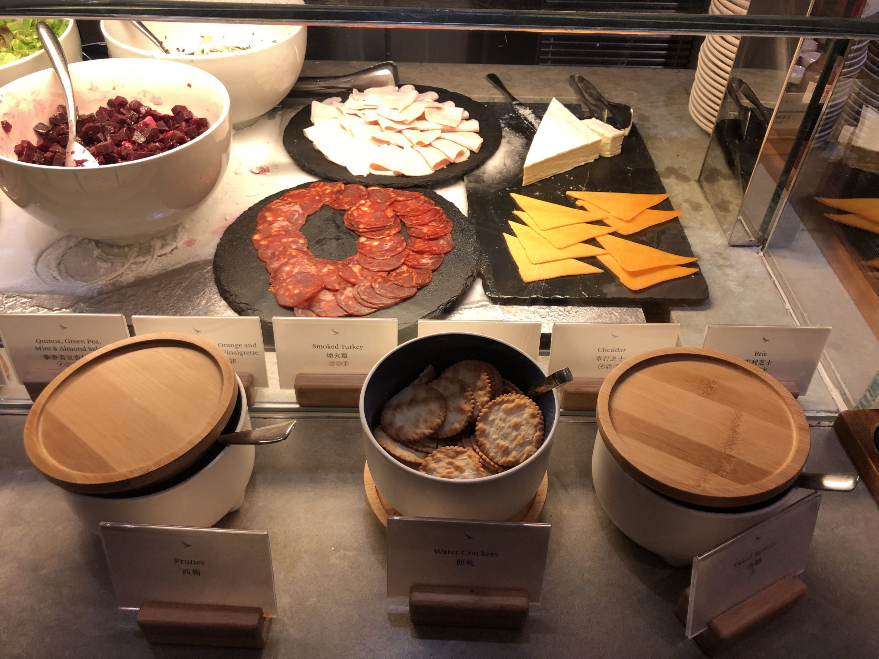 The Pier, Business at Hong Kong International Airport crackers and cheese selection