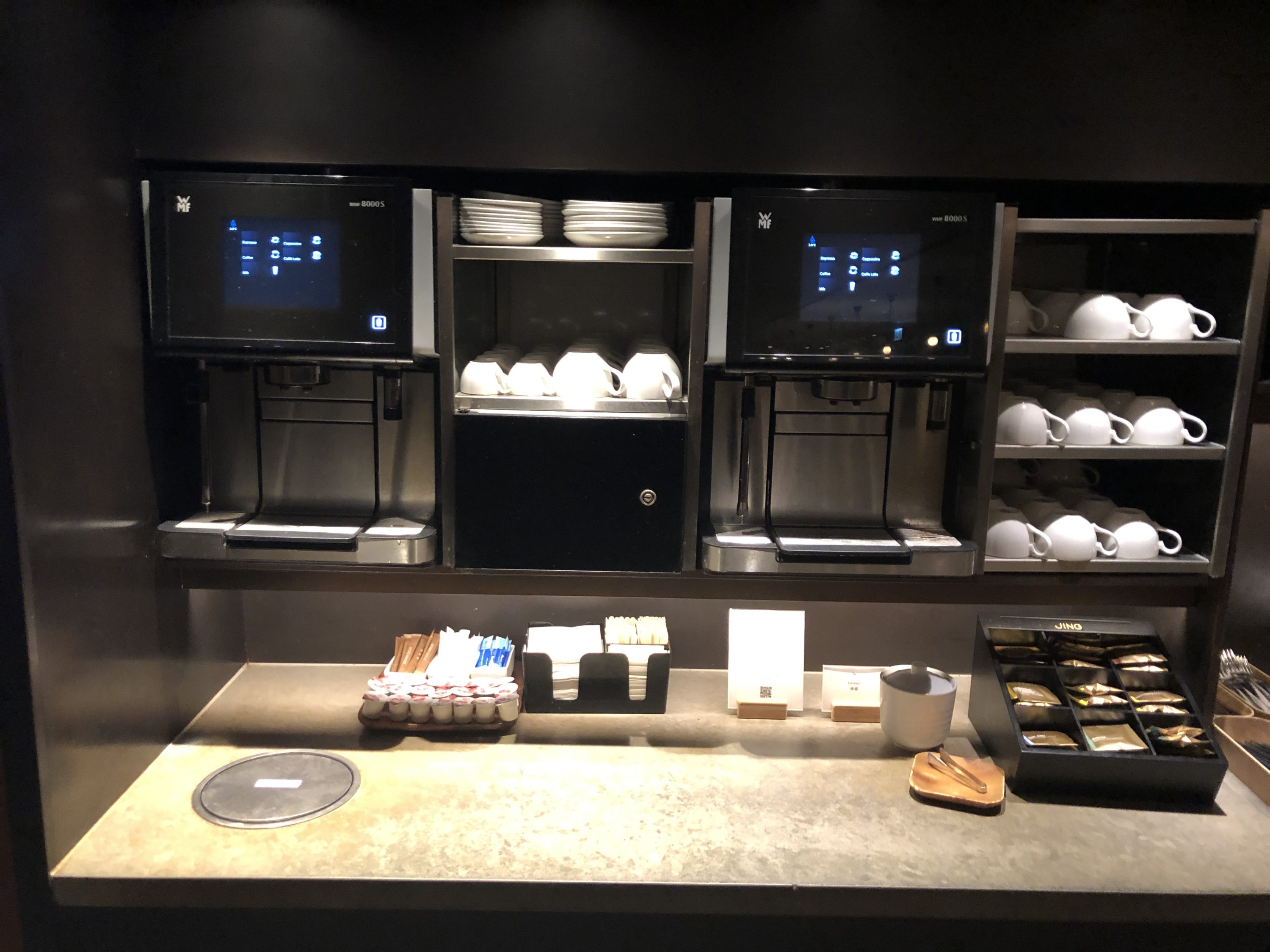 The Pier, Business at Hong Kong International Airport espresso machines