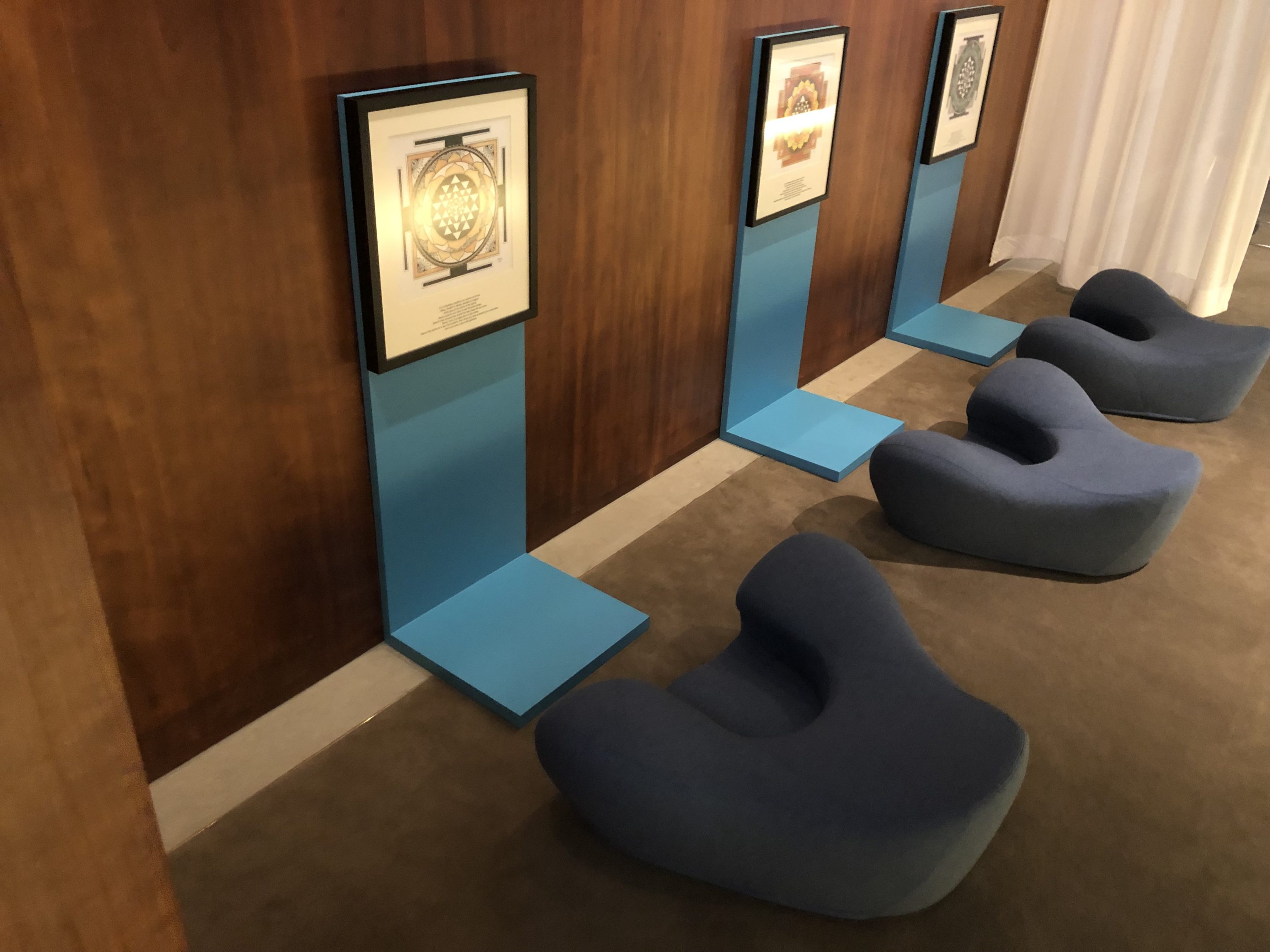 The Pier, Business at Hong Kong International Airport gazing meditation station