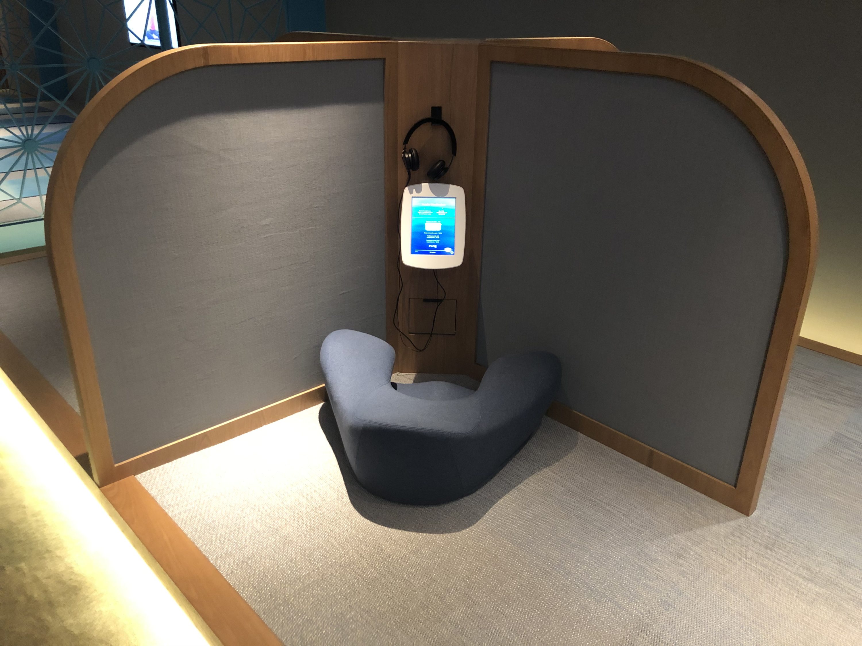 The Pier, Business at Hong Kong International Airport meditation corner