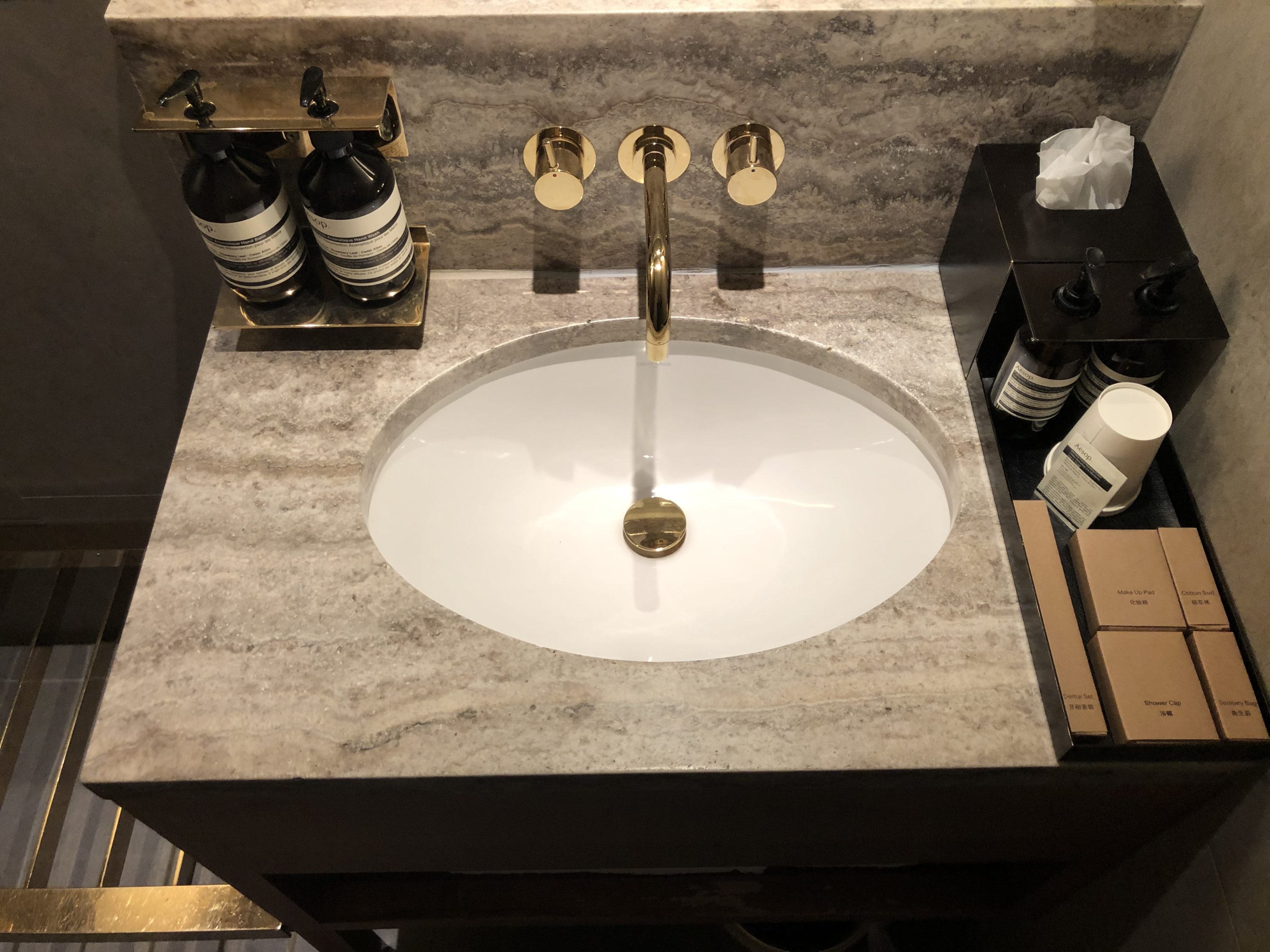The Pier, Business at Hong Kong International Airport shower suite sink