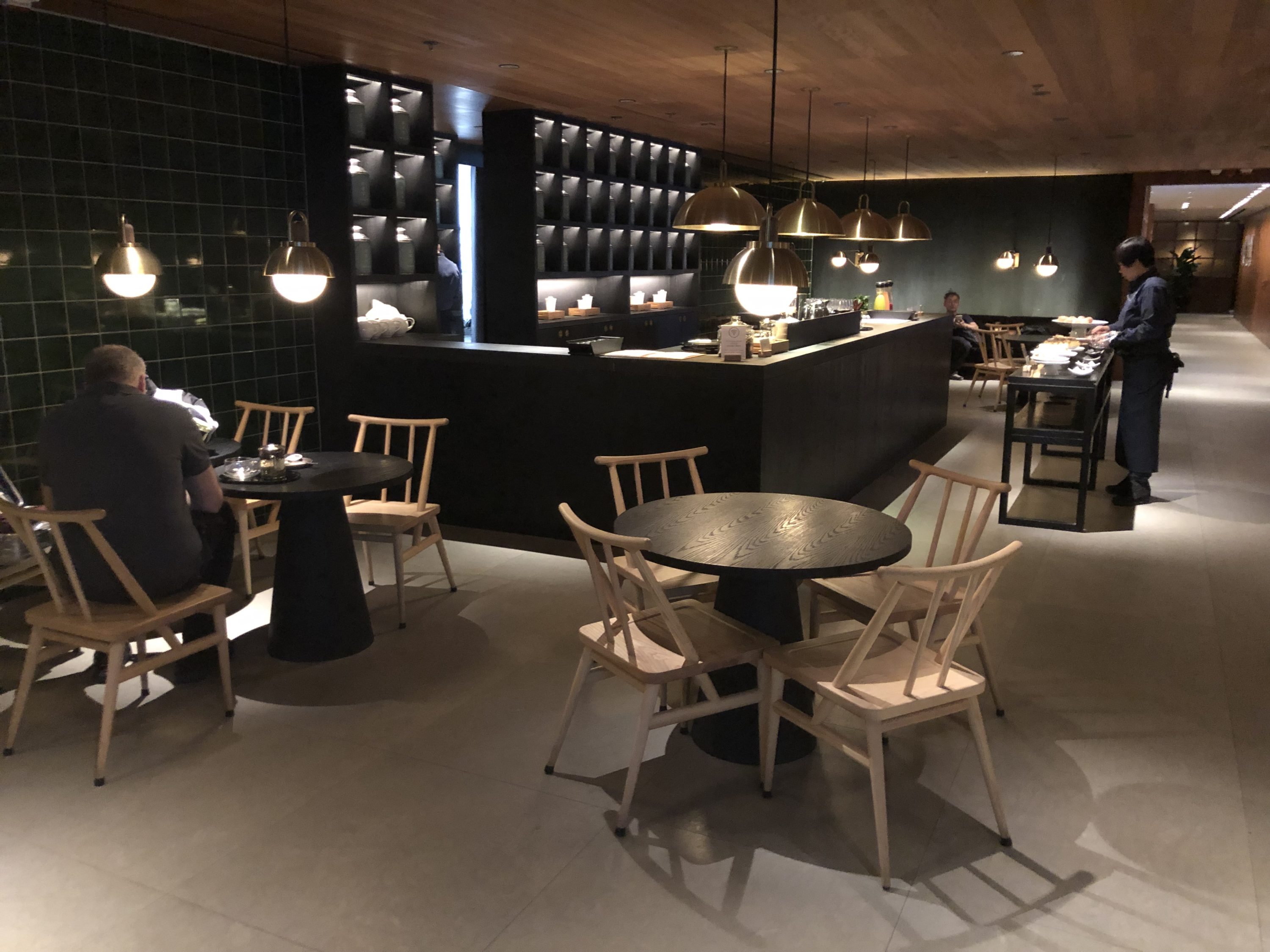 The Pier, Business at Hong Kong International Airport tea house
