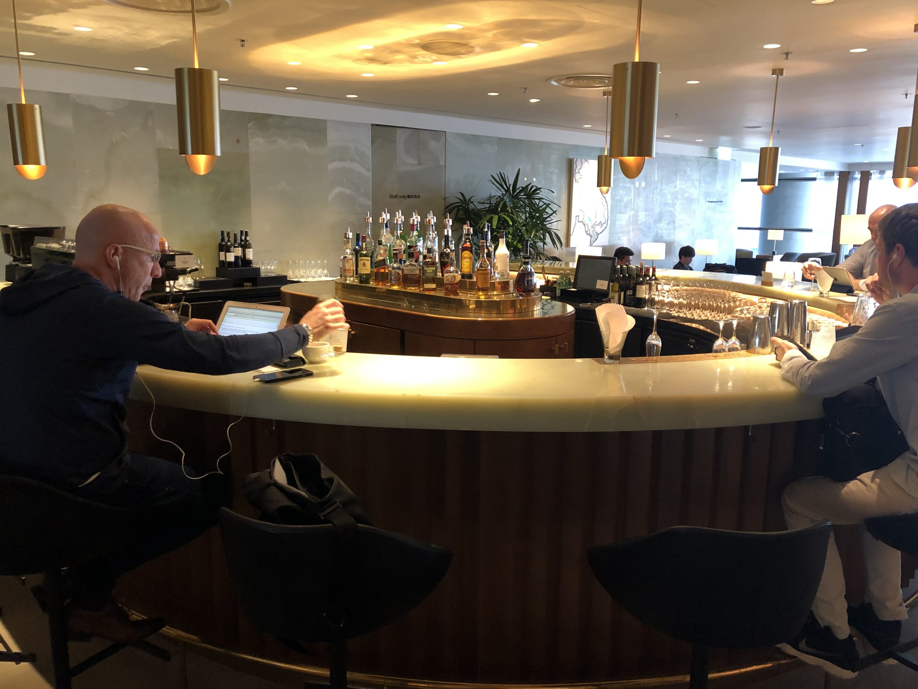 The Pier, First at Hong Kong International Airport bar