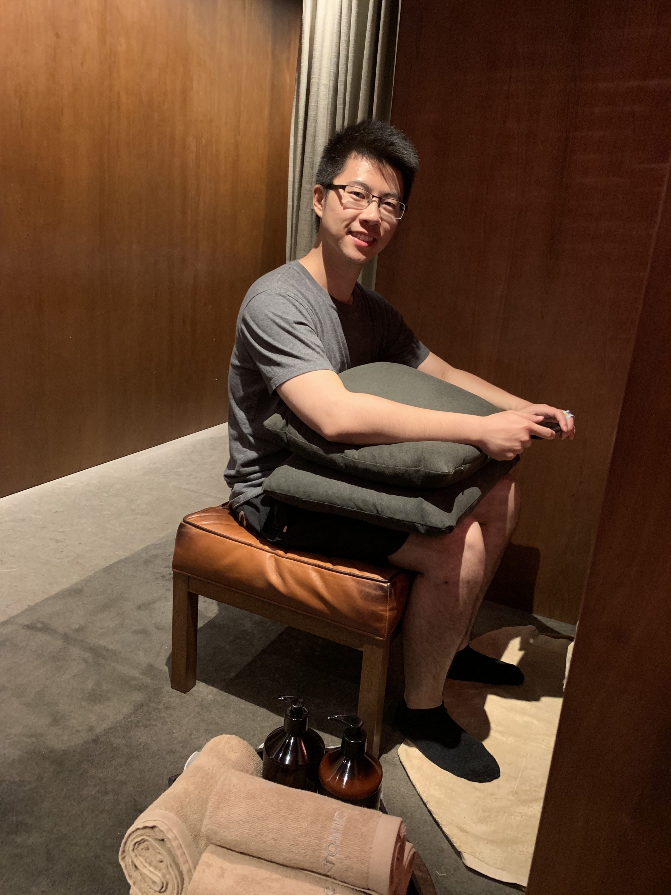 The Pier, First at Hong Kong International Airport complimentary massages