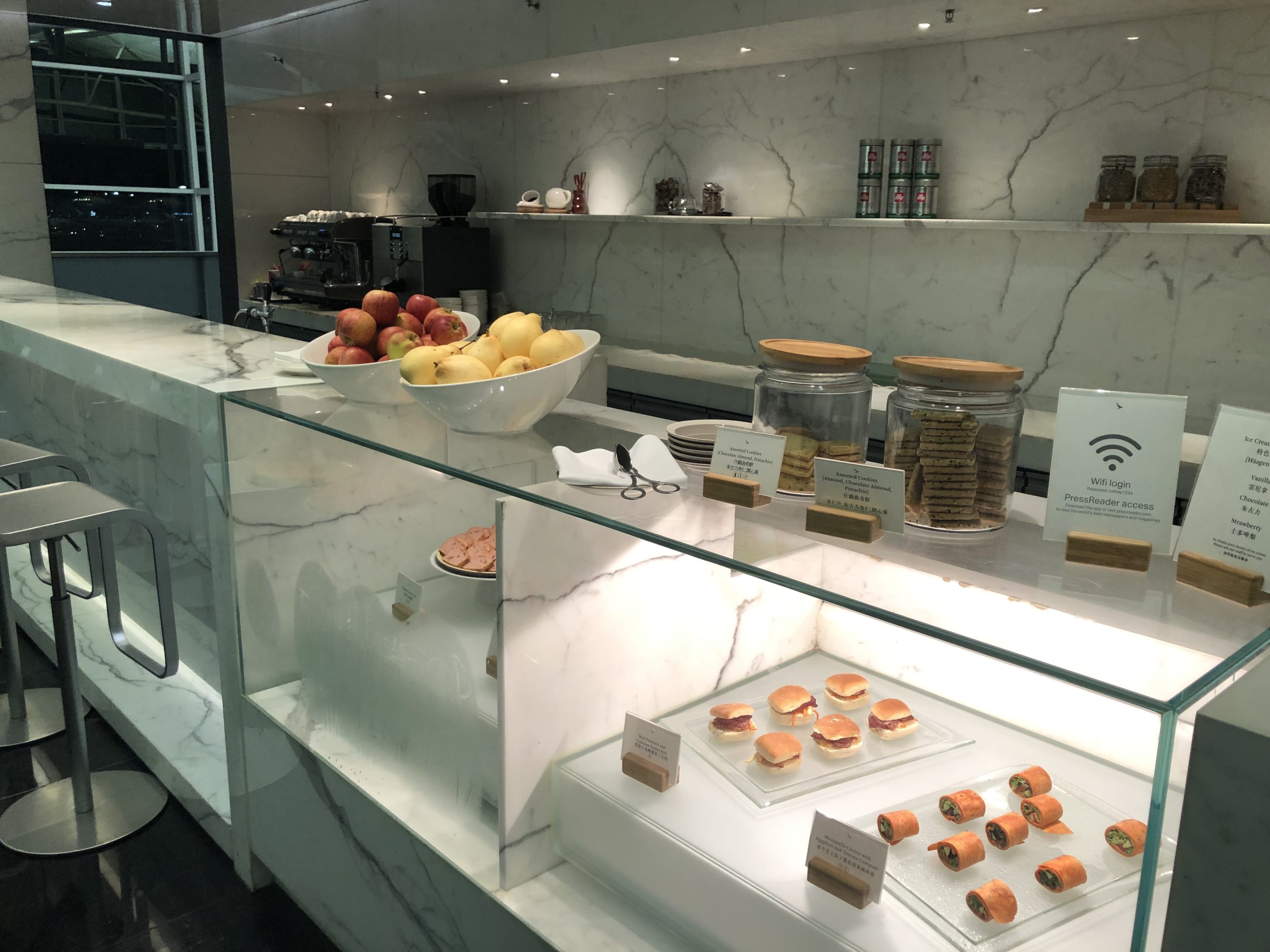 The Wing, Business at Hong Kong International Airport coffee loft
