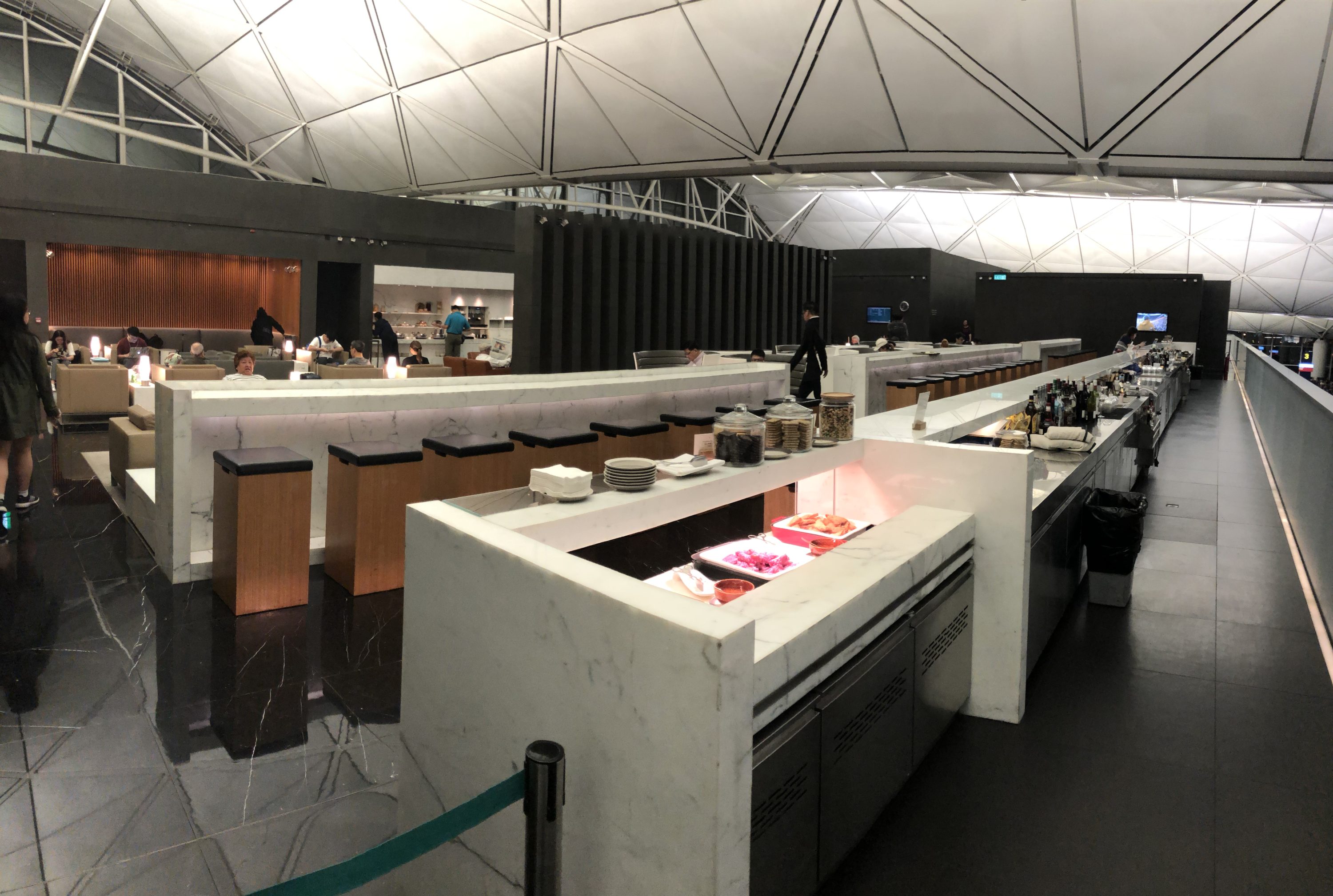 The Wing, Business at Hong Kong International Airport long bar seating