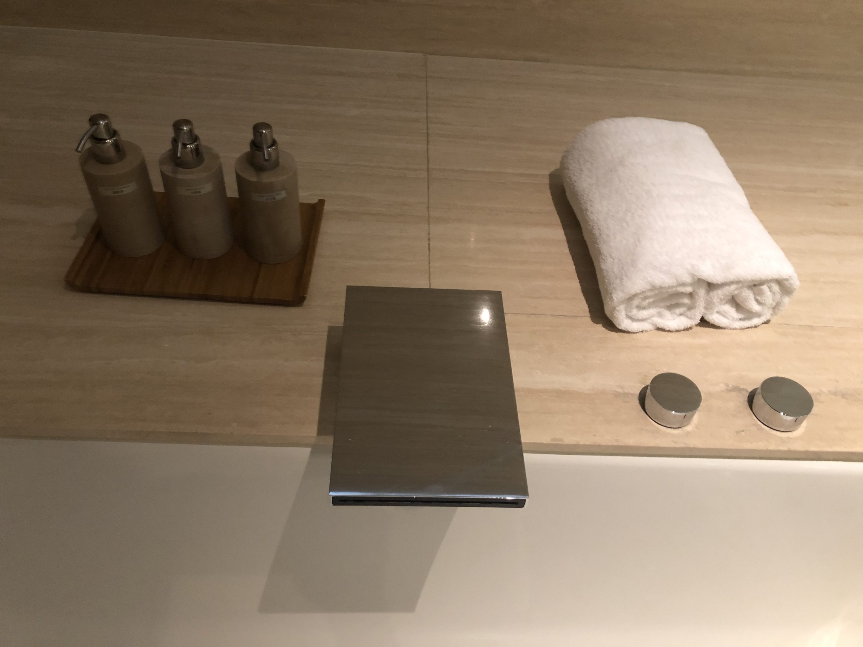 The Wing, First at Hong Kong International Airport cabana bath tub