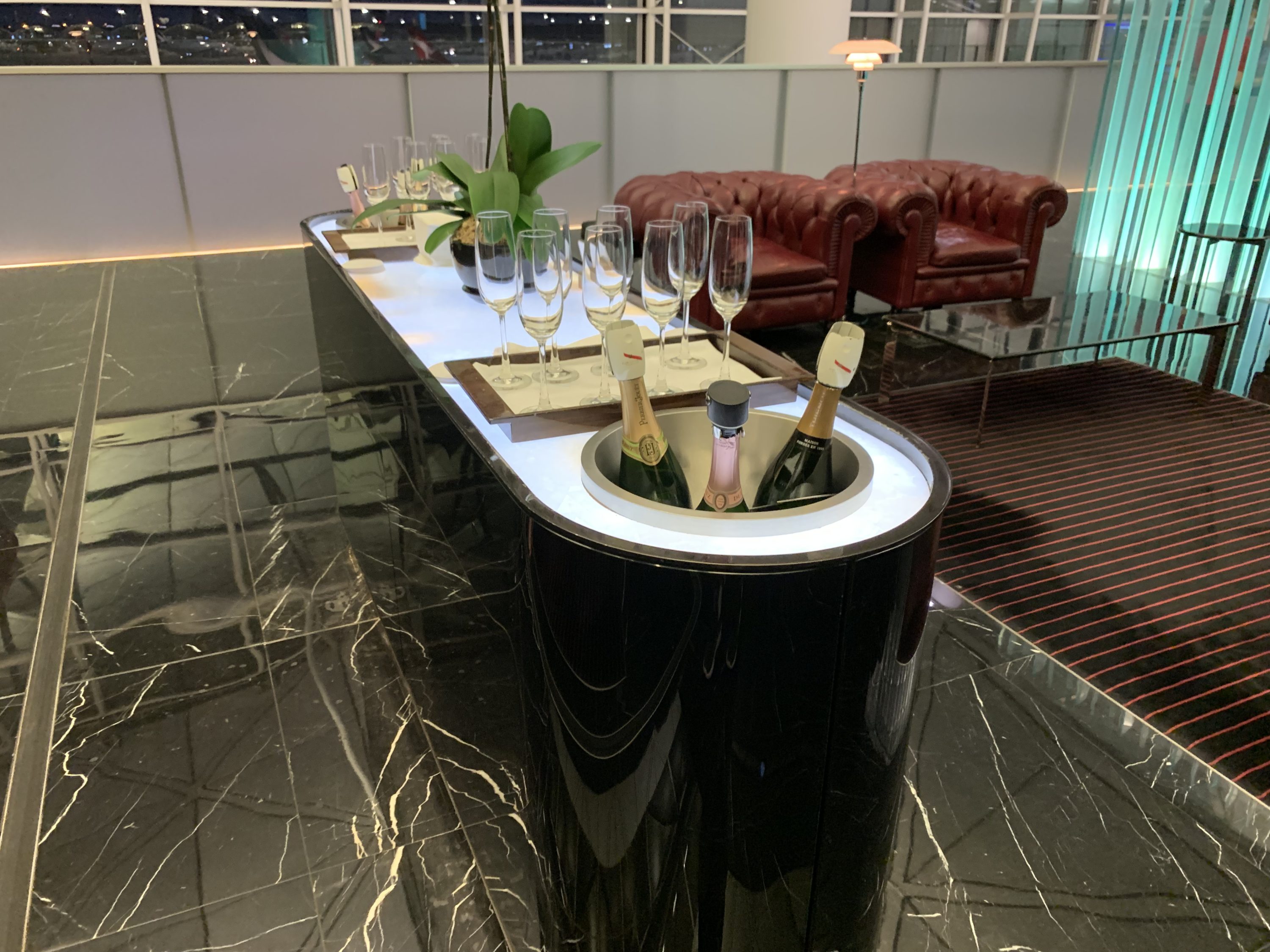 The Wing, First at Hong Kong International Airport champagne bar