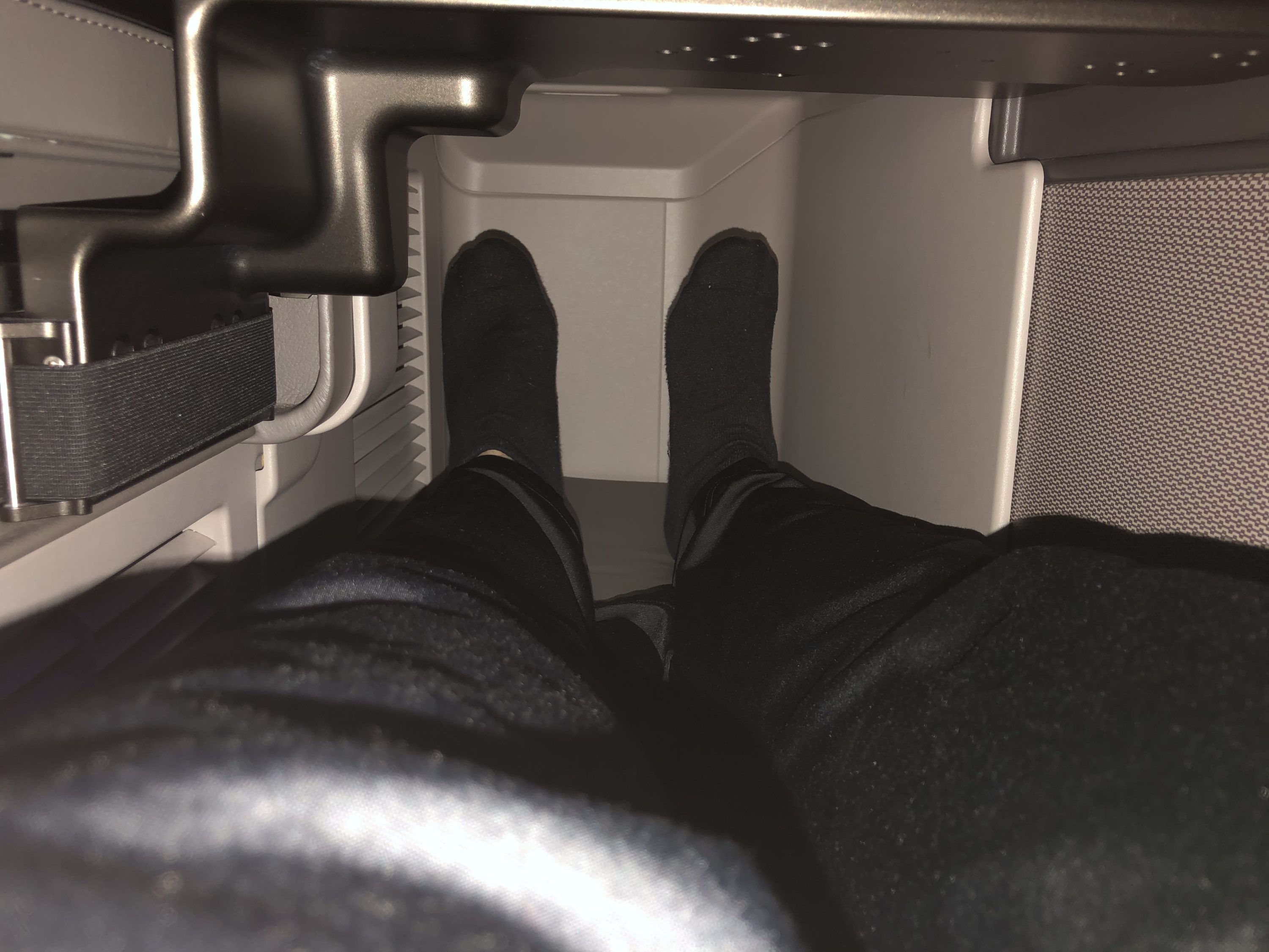 United Polaris 787-10 footwell 3