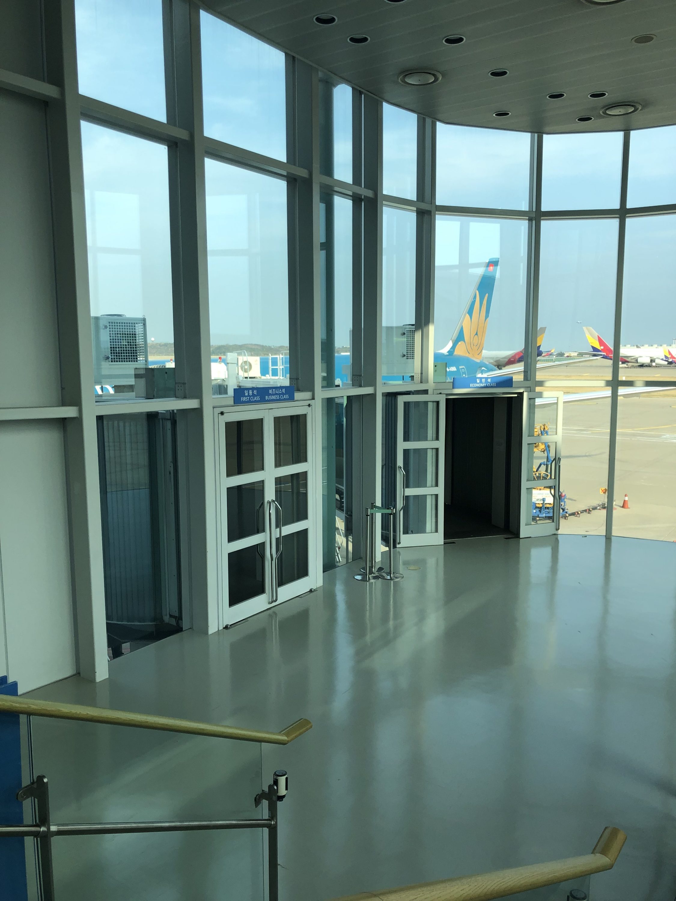 Vietnam Airlines 787-9 Walk to Jetbridge