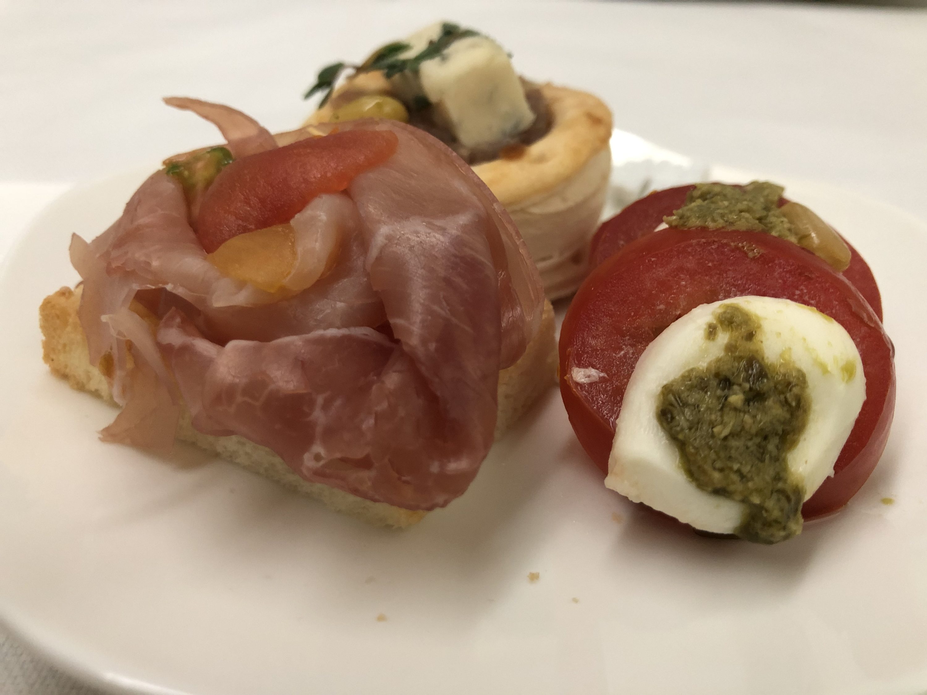 Vietnam Airlines 787-9 business class amuse bouche