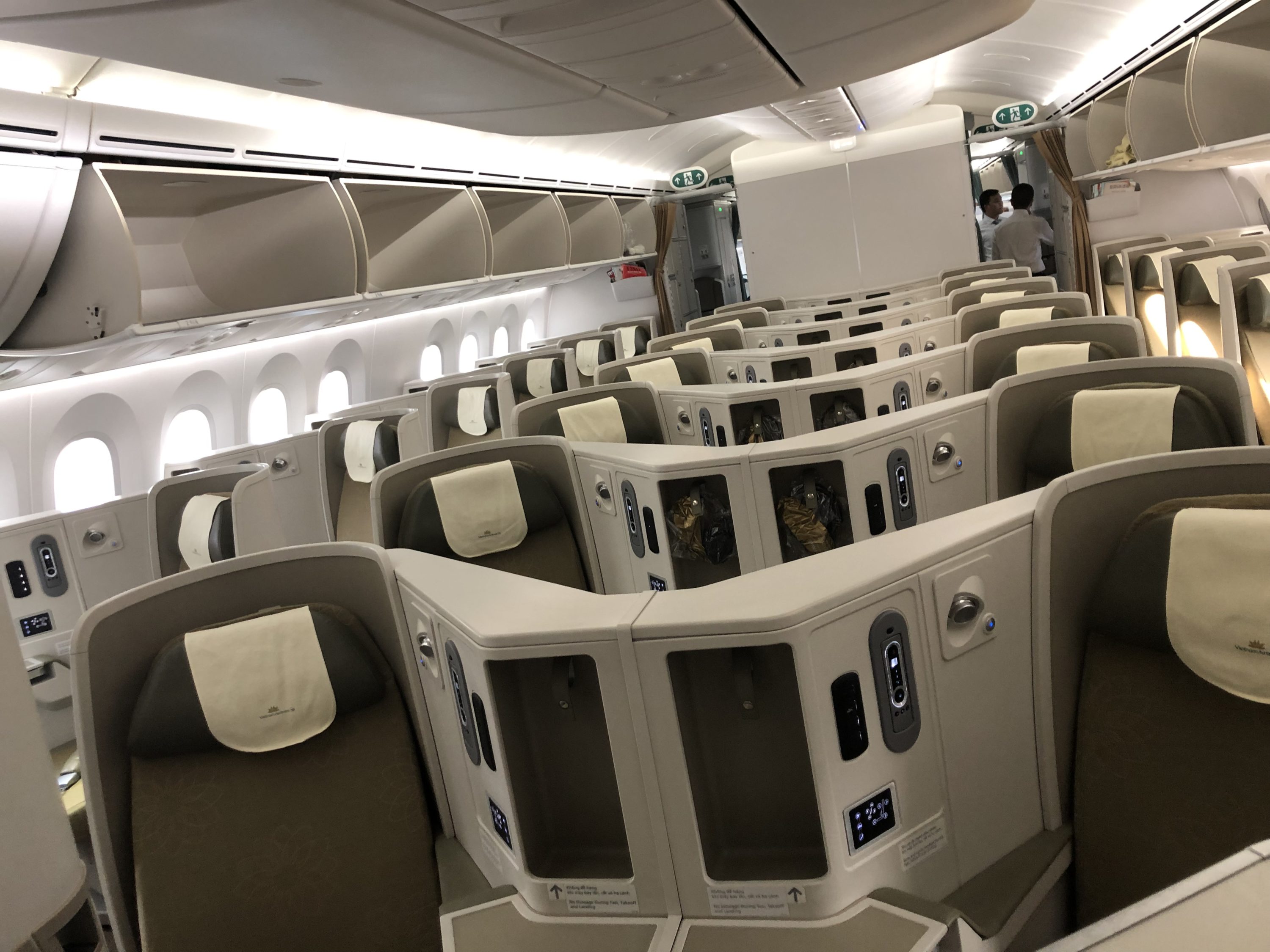 Vietnam Airlines 787-9 business class front cabin view 2