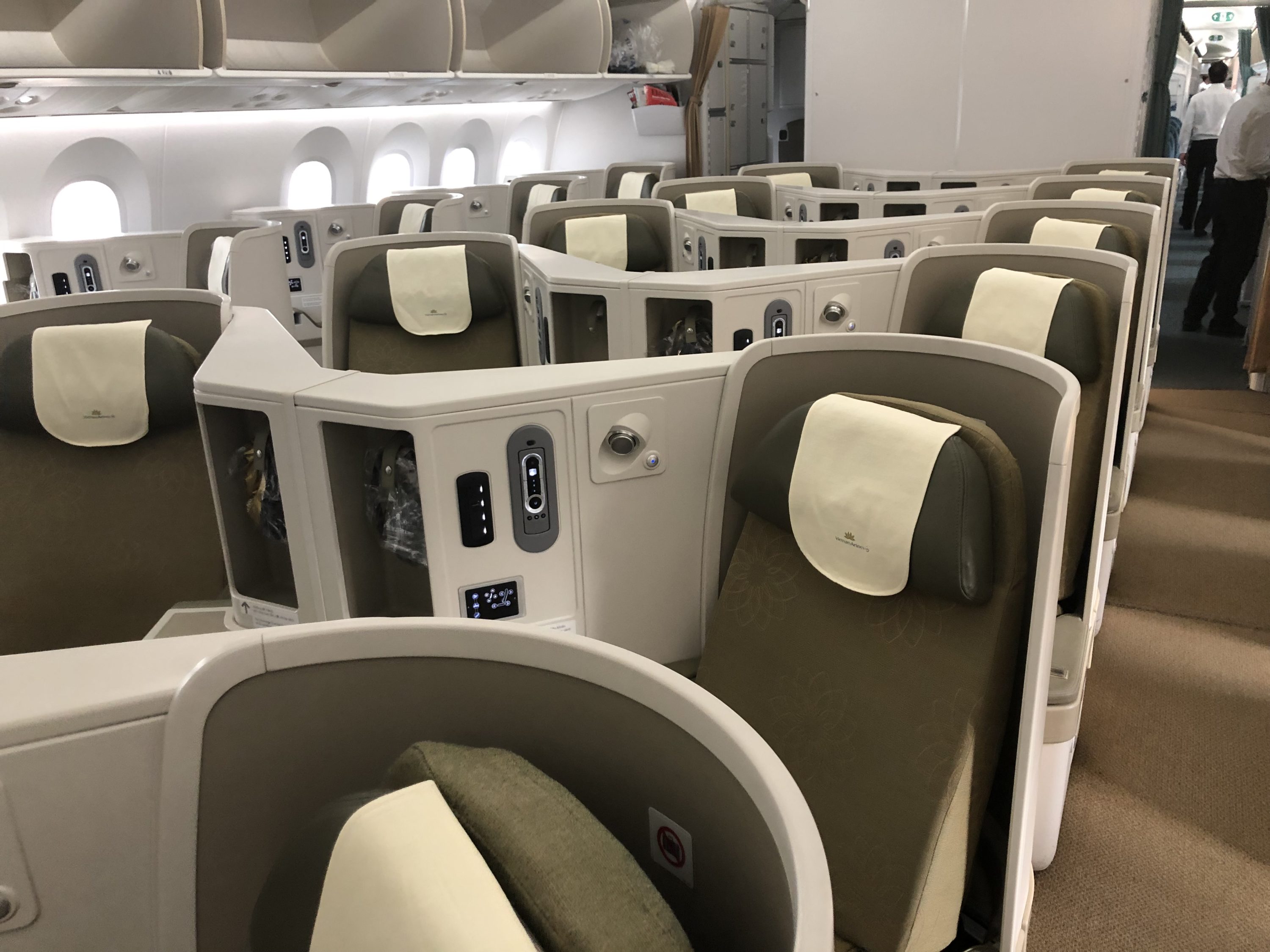Vietnam Airlines 787-9 business class front cabin view