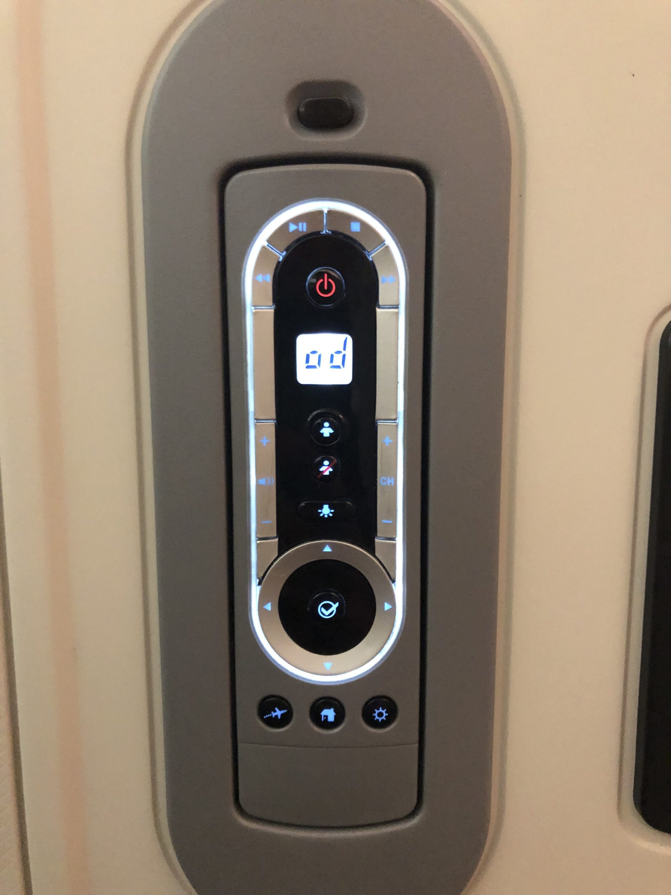 Vietnam Airlines 787-9 business class in-flight remote