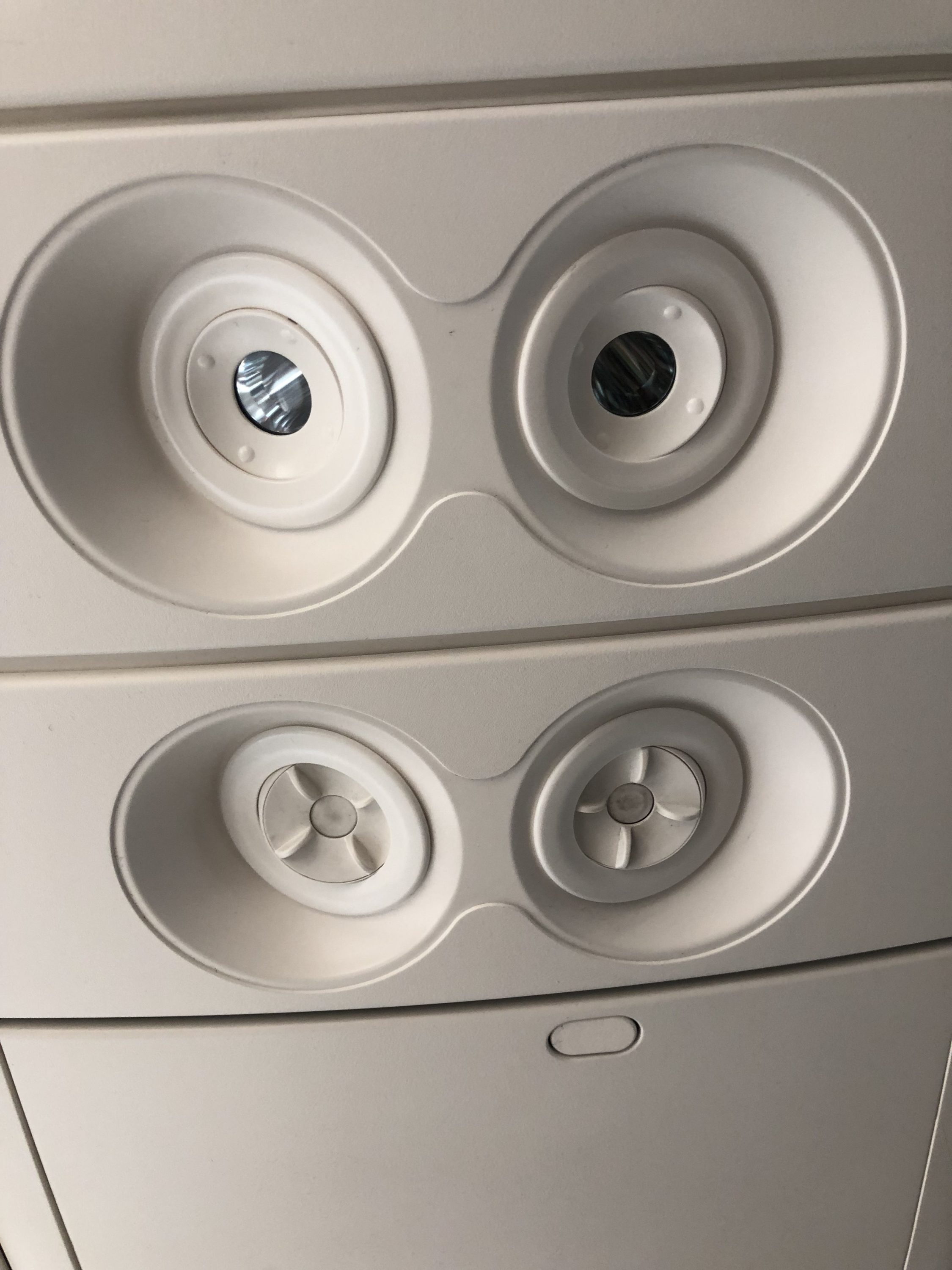 Vietnam Airlines 787-9 business class individual air nozzles