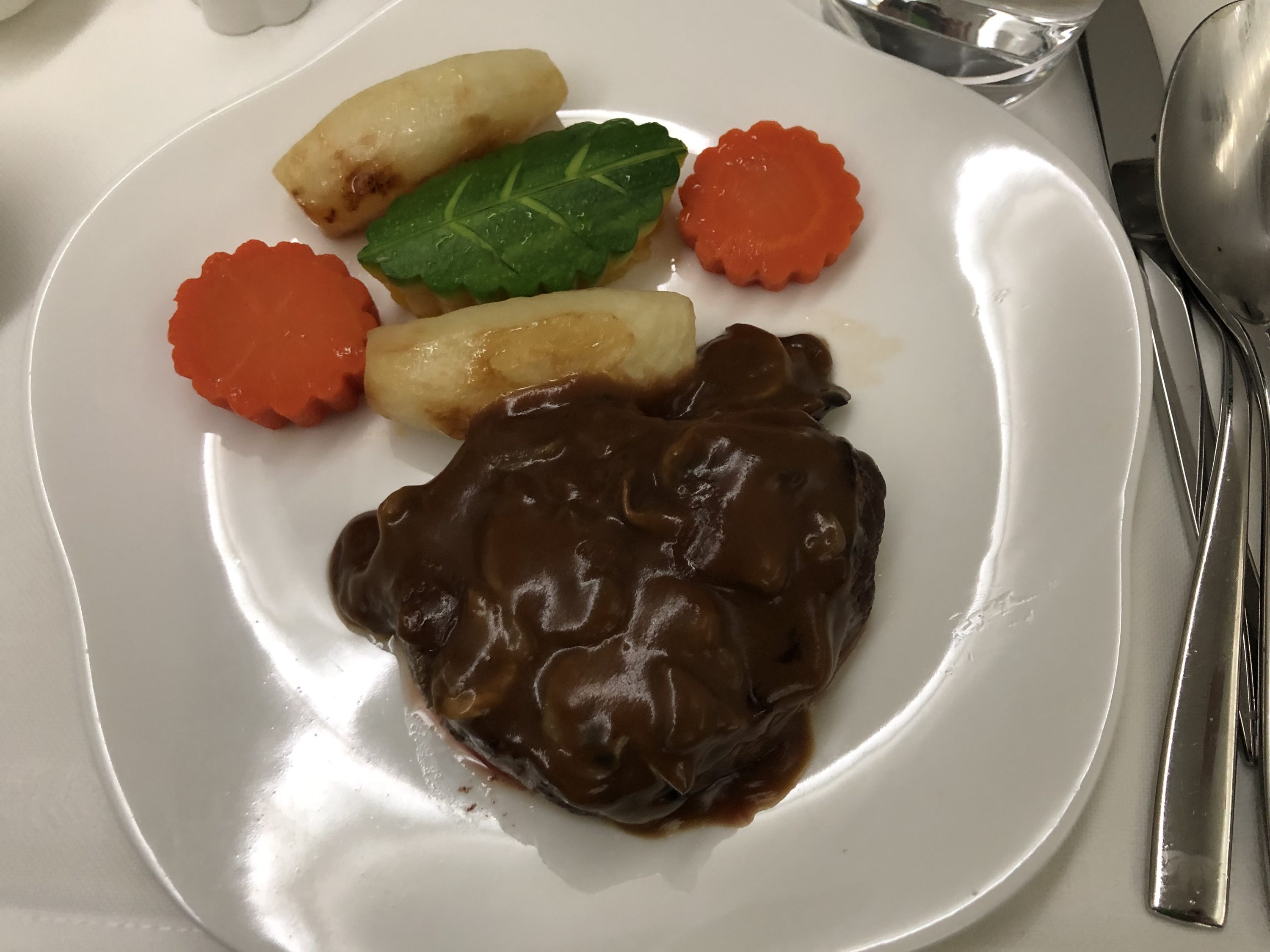 Vietnam Airlines 787-9 business class main course