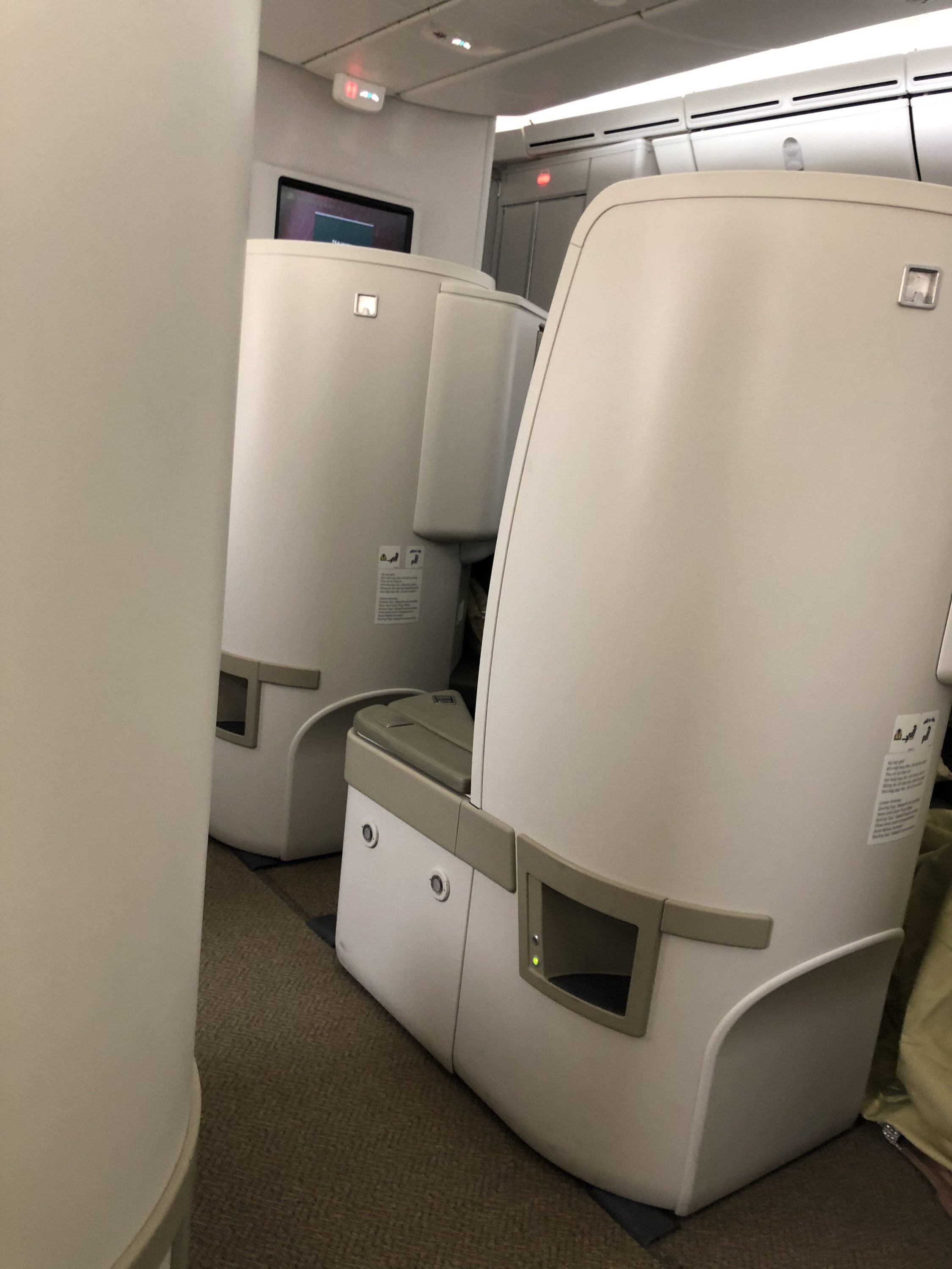 Vietnam Airlines 787-9 business class seat perspective