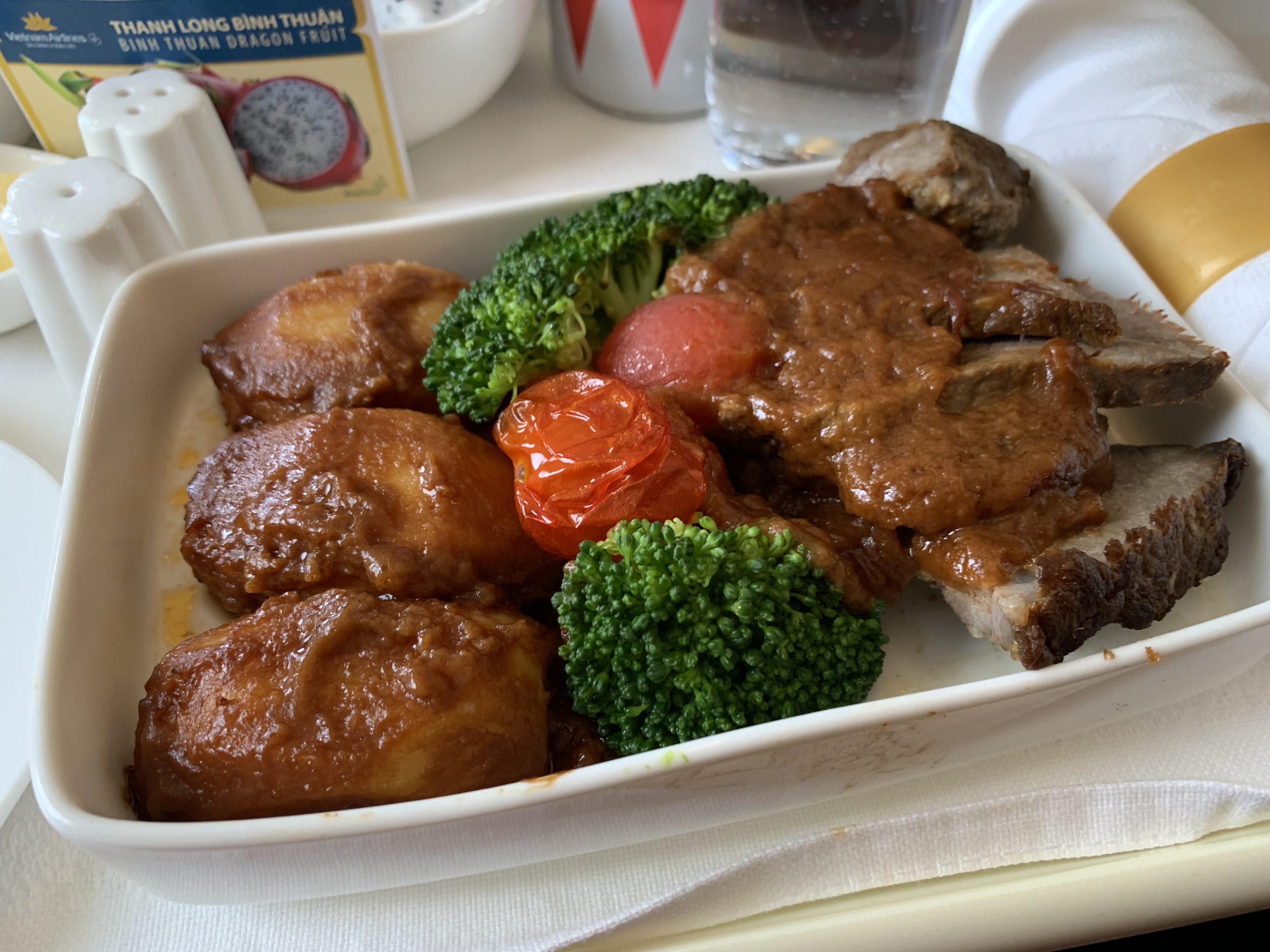 Vietnam Airlines A321 business class main course close-up
