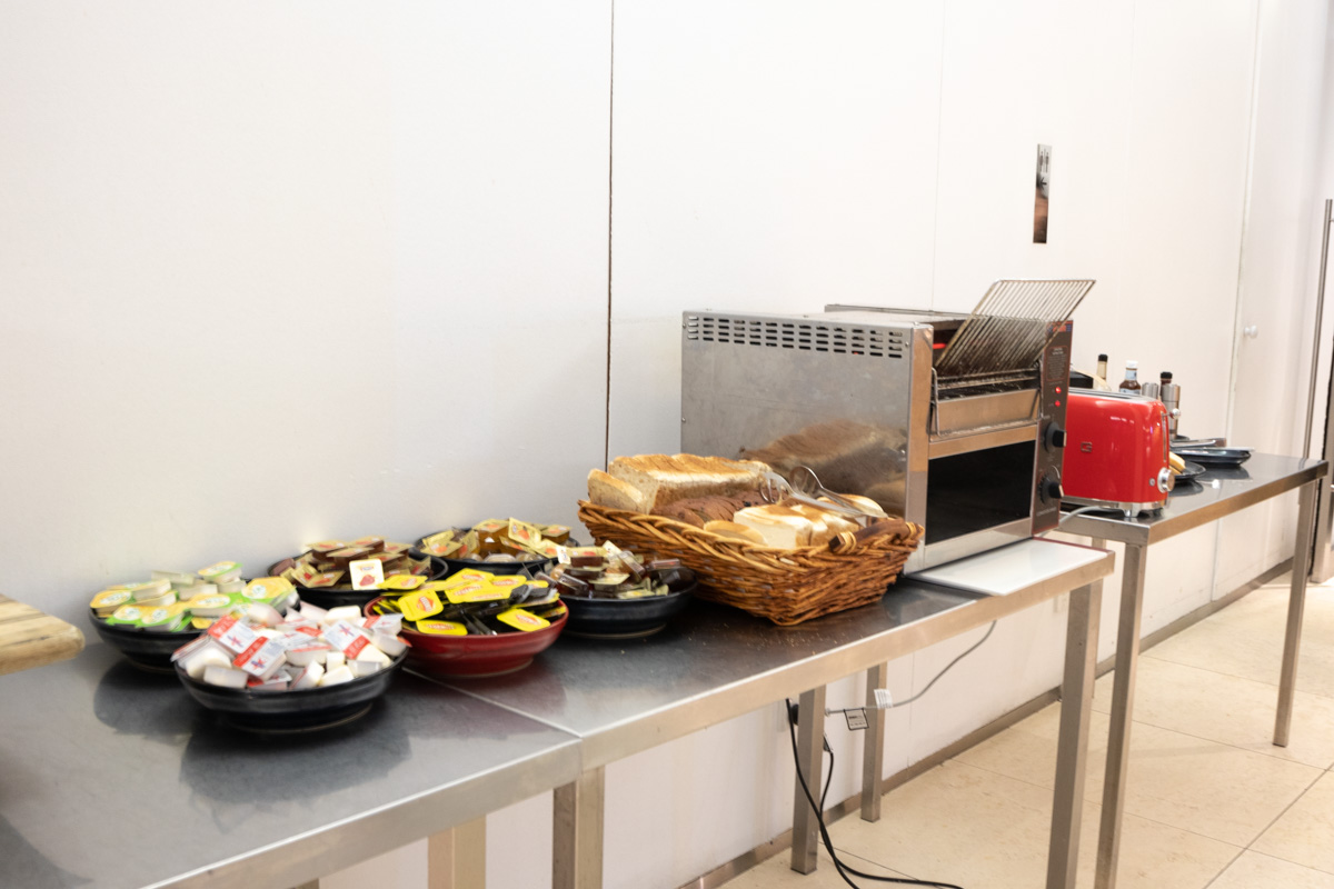 Qantas Business Lounge Sydney Toast Station