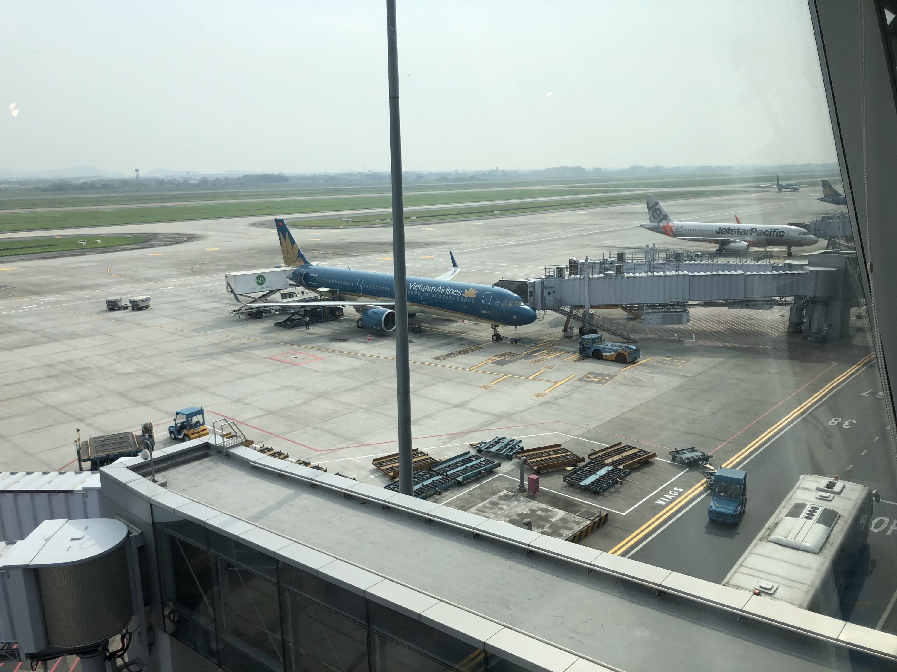 Vietnam Airlines 787-9 Dreamliner View from Lotus Lounge Hanoi