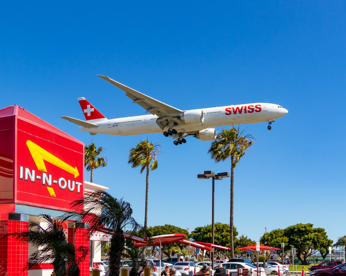 Planespotting at In-N-Out Burger near Los Angeles International