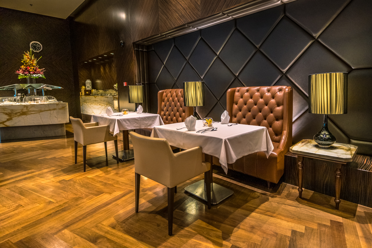 Singapore Airlines First Class The Private Room Lounge - Dining Room