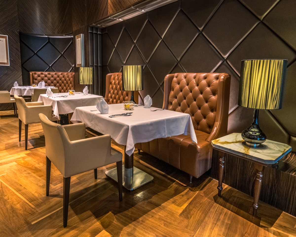 Singapore Airlines First Class The Private Room Lounge - Dining