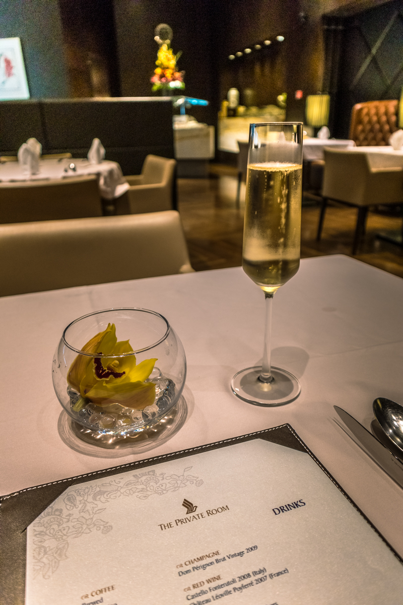 Singapore Airlines First Class The Private Room Lounge - Dom Per