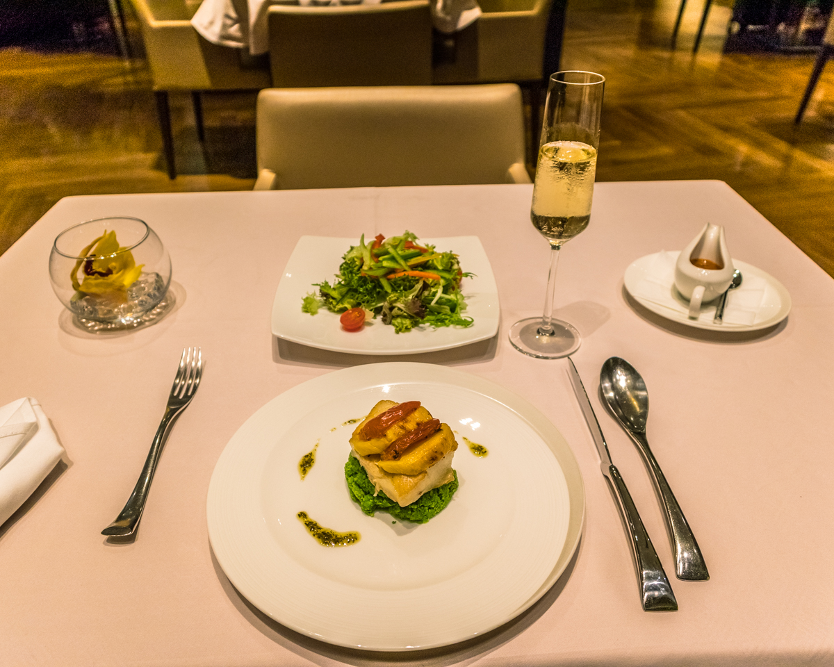Singapore Airlines First Class The Private Room Lounge - Dining