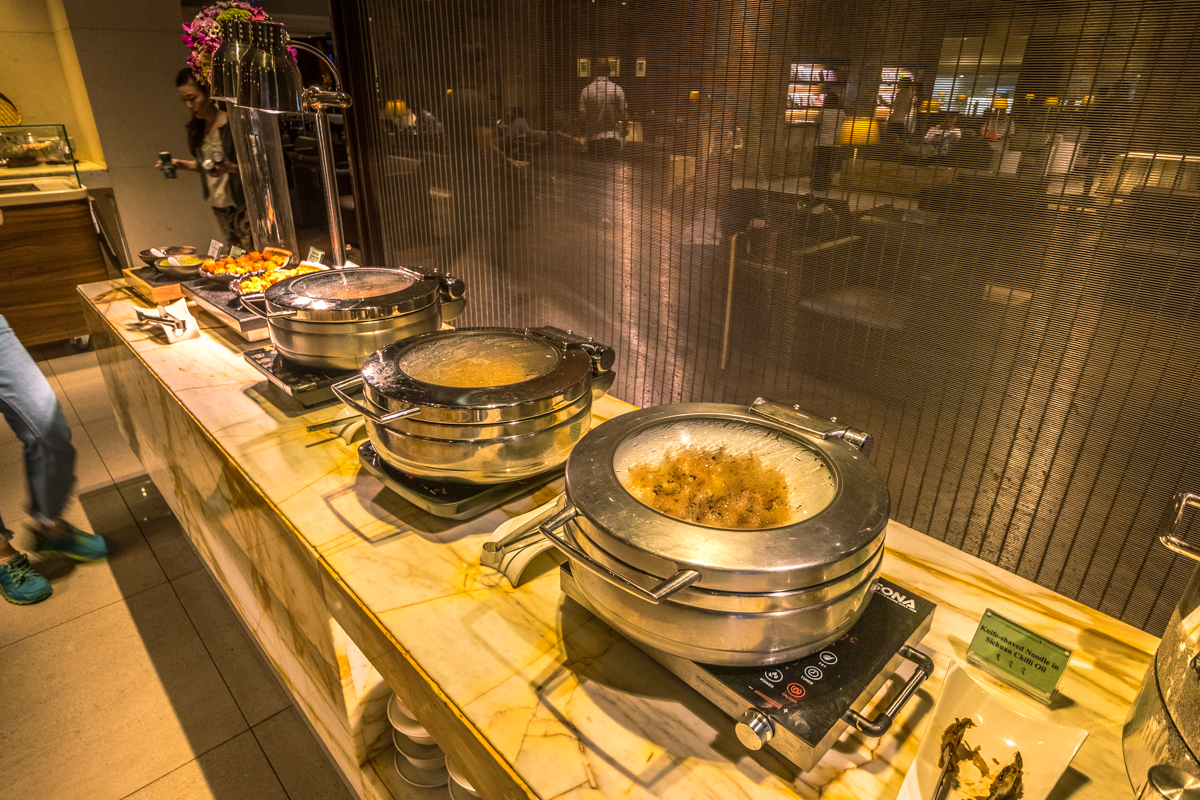 Singapore Airlines SilverKris Business Class Lounge Changi - Buf