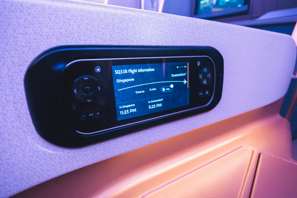Singapore Airlines Airbus A350 Business Class - IFE Remote