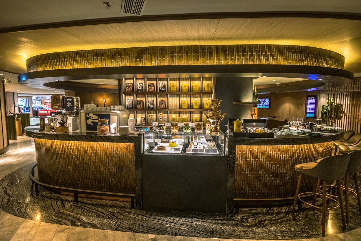 Plaza Premium First Lounge Hong Kong - Desert Bar