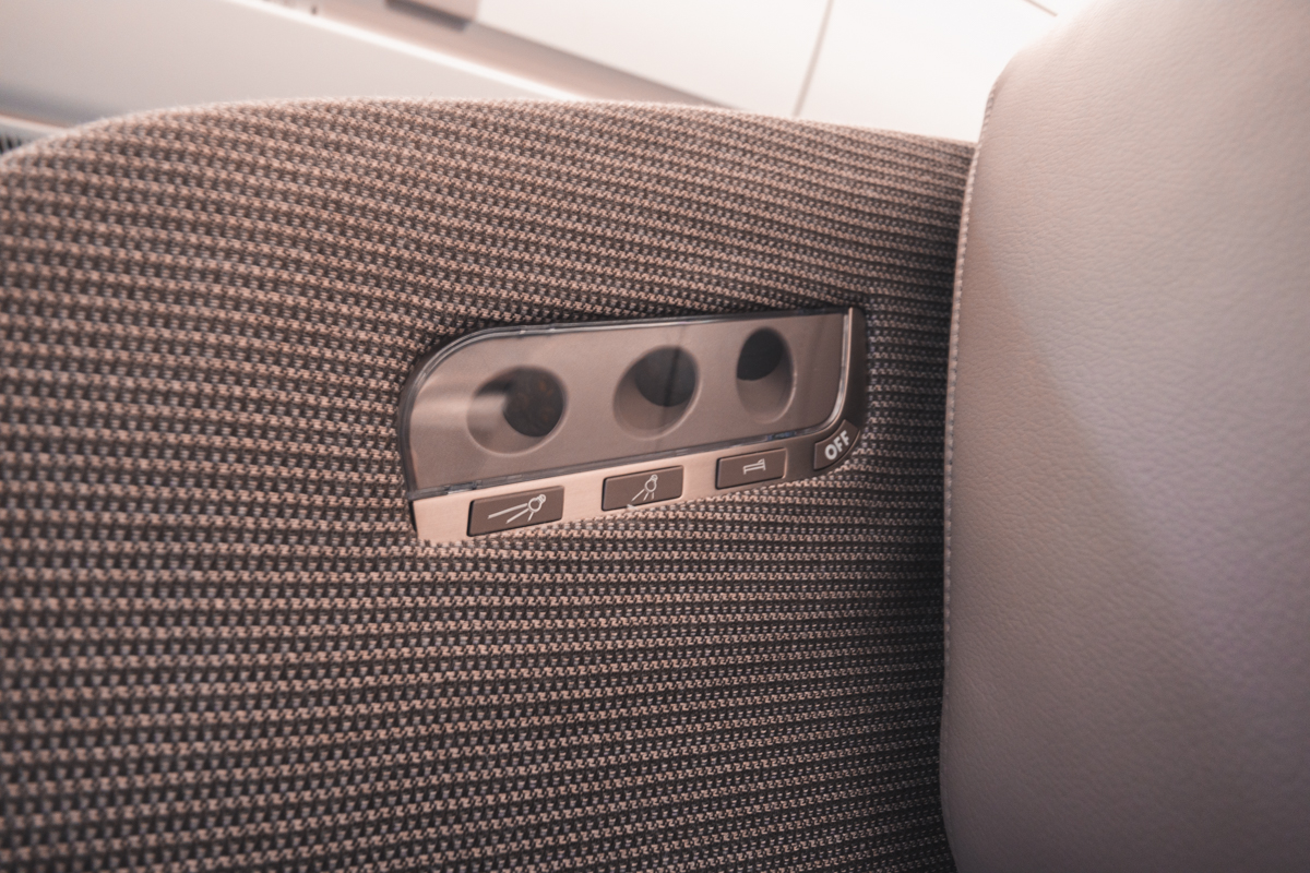 Singapore Airlines Airbus A350 Business Class - Personal Seat Li