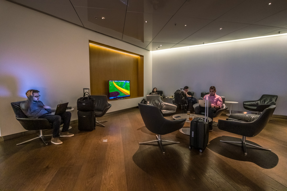 Cathay Pacific Lounge Hong Kong - The Bridge - TV Lounge