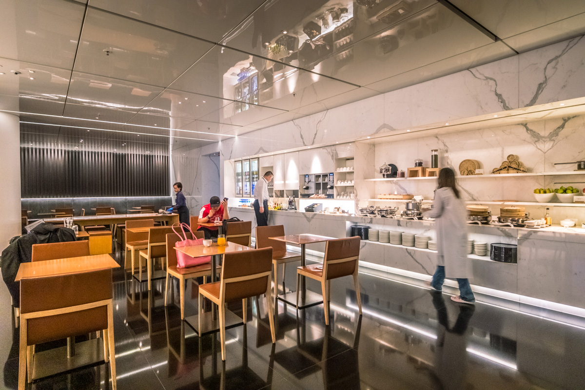 Cathay Pacific Lounge Hong Kong - The Bridge - Bistro Dining