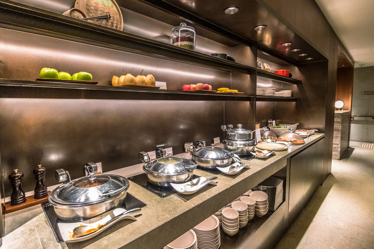 Cathay Pacific Lounge Hong Kong - The Deck - Buffet Dining