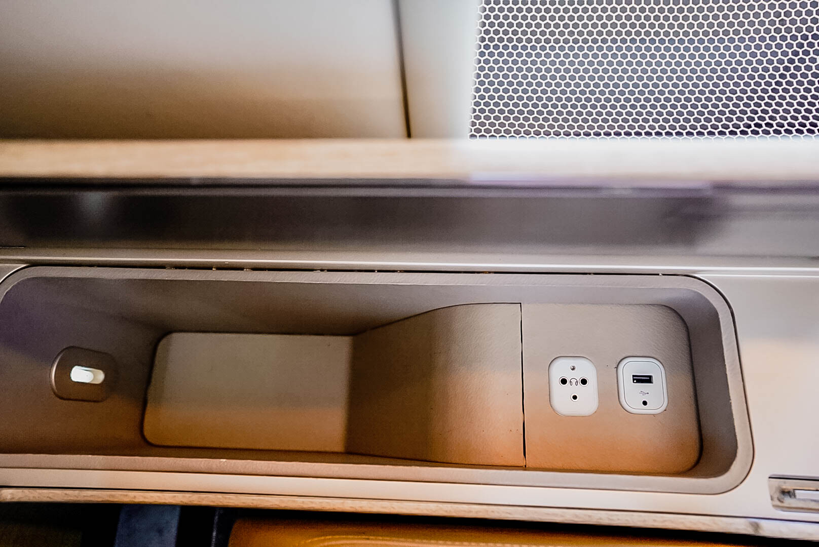Asiana Airlines A380 First Class Storage - Cherag Dubash