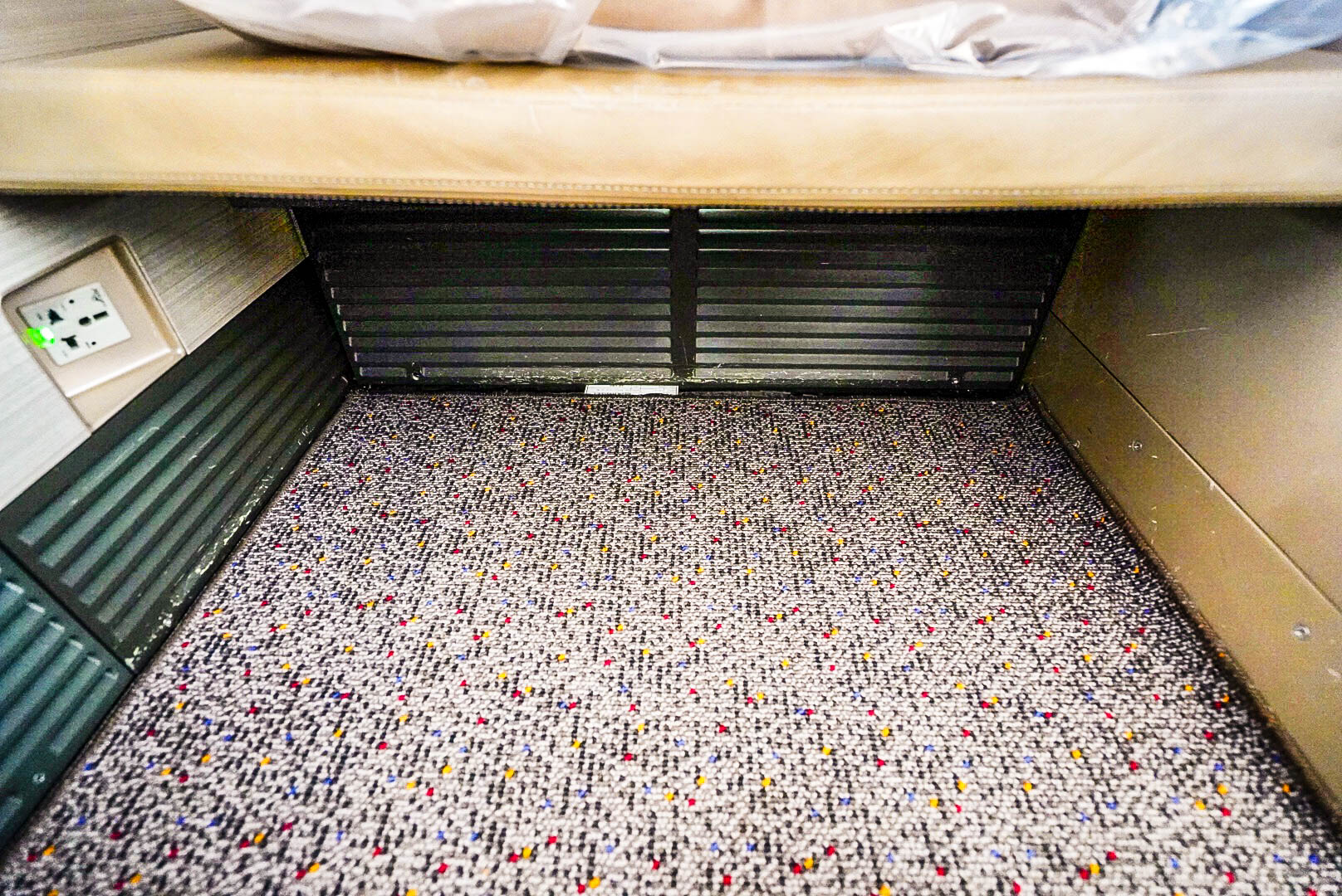 Asiana Airlines A380 First Class Storage - Cherag Dubash
