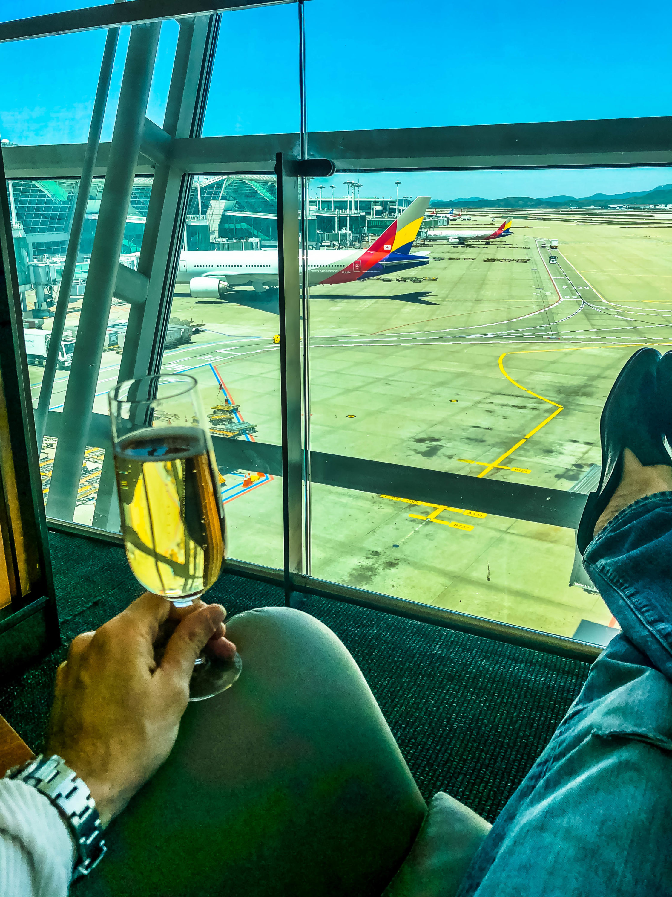 Asiana Airlines A380 First Class Tarmac Views - Cherag Dubash