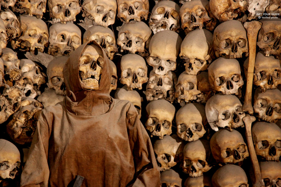 Crypts & Catacombs Tour with Bone Chapel Visit