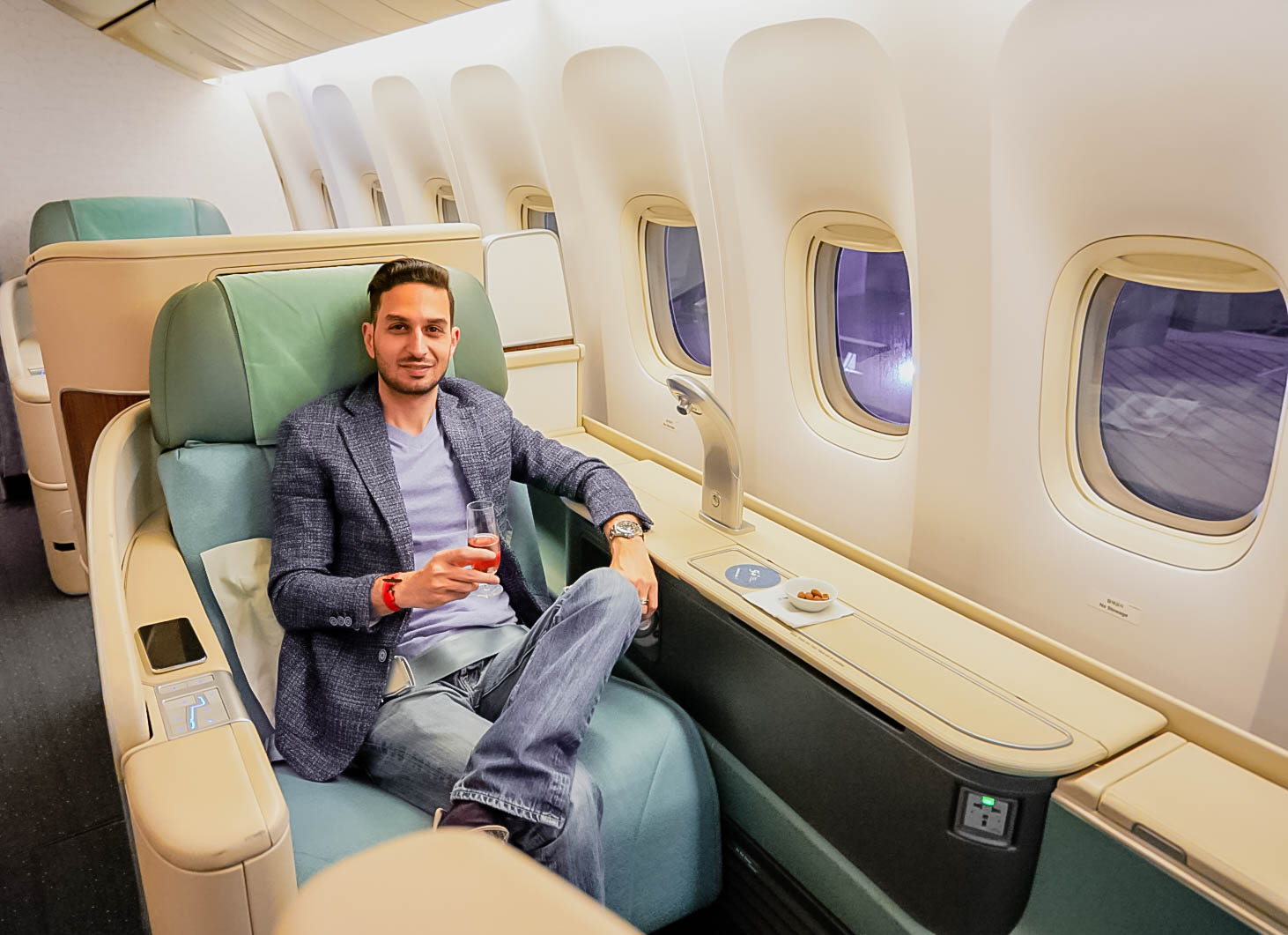Korean Air Boeing 777 First Class - Cherag Dubash