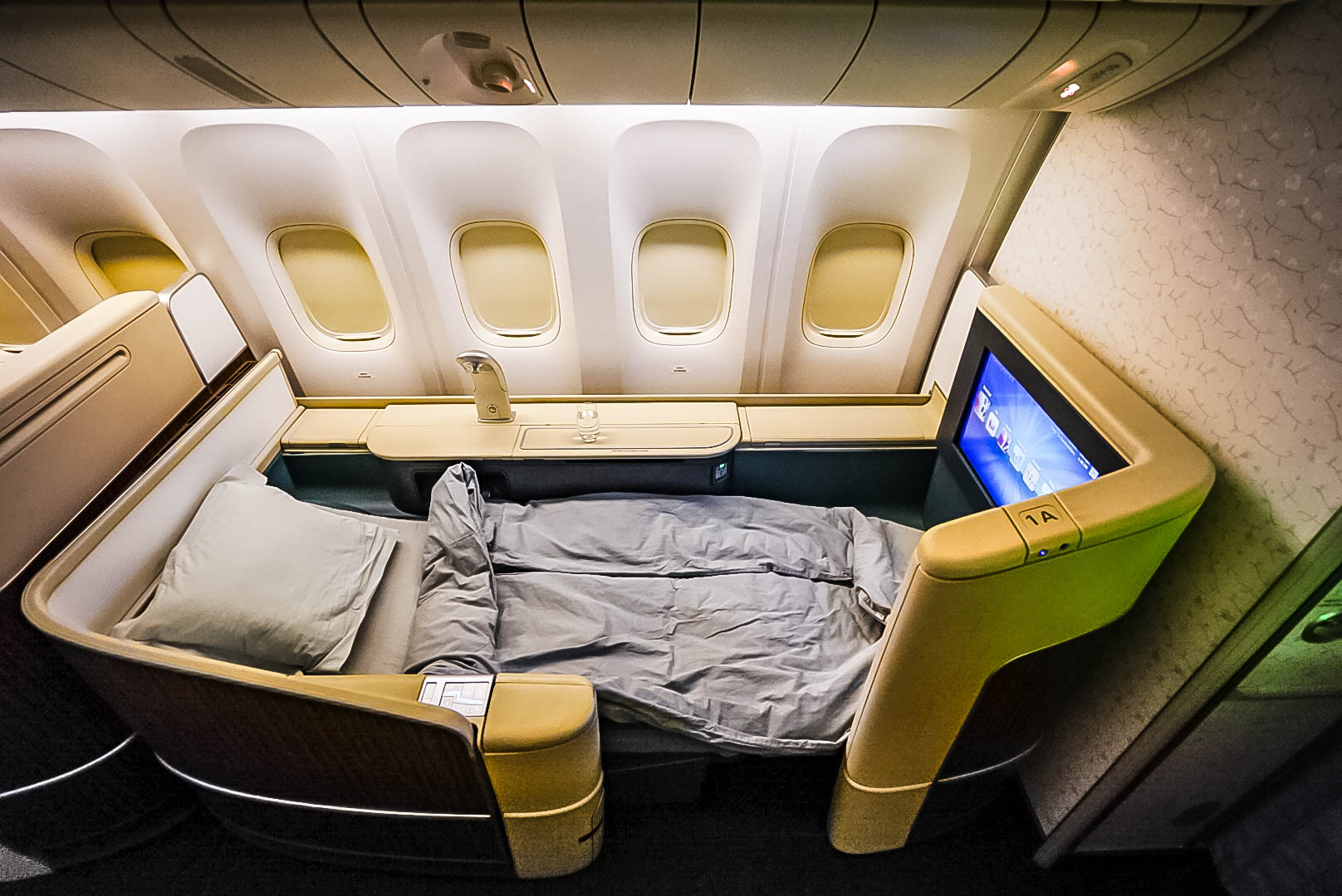 Korean Air Boeing 777 First Class Flatbed - Cherag_Dubash