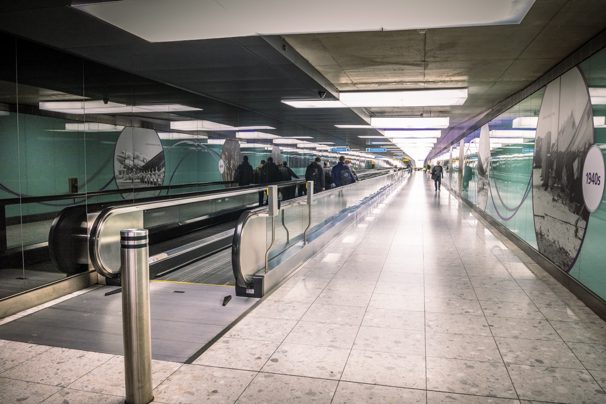 Queens Terminal 2 London Heathrow Long Walkway