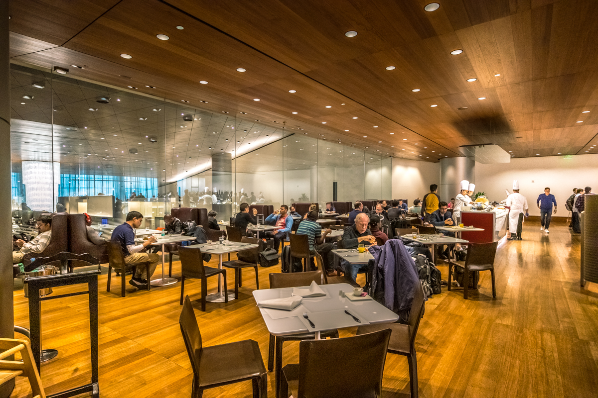 Qatar Airways Al Mourjan Lounge - Buffet Seating