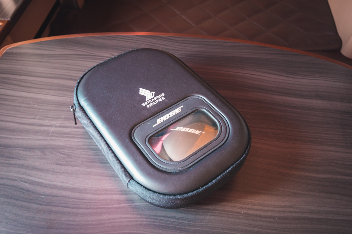 Singapore Airlines Boeing 777 First Class - Bose Noise Cancellin