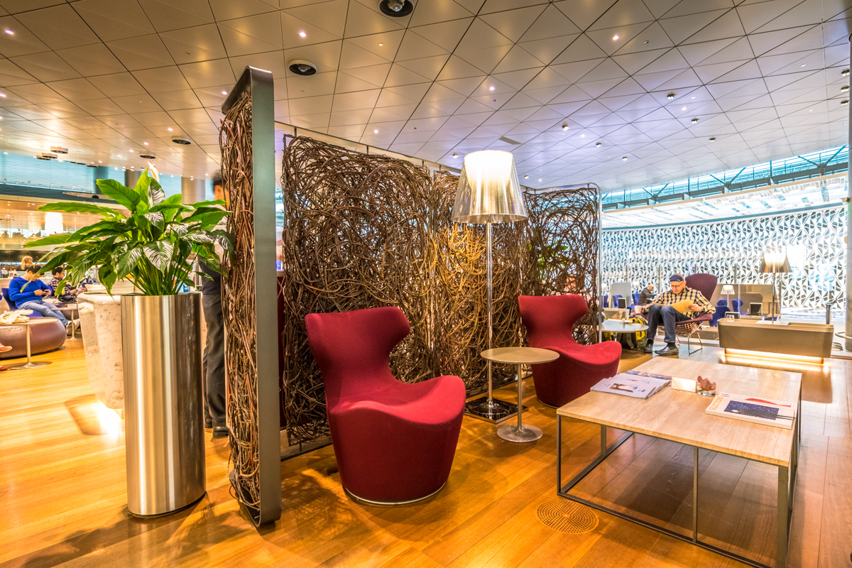Qatar Airways Al Mourjan Lounge - Seating