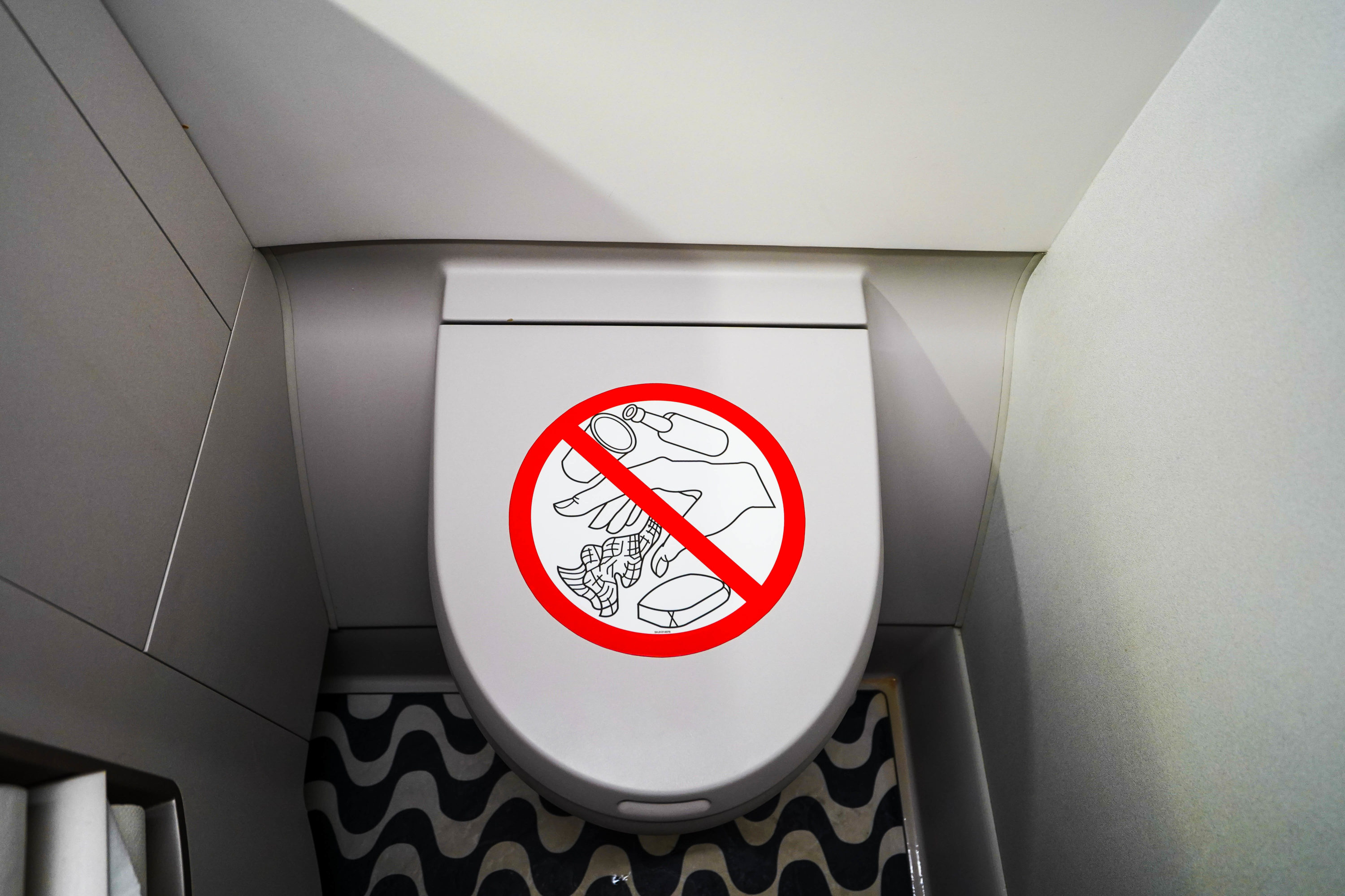 Hainan Airlines A350 Business Class lavatory - Cherag Dubash