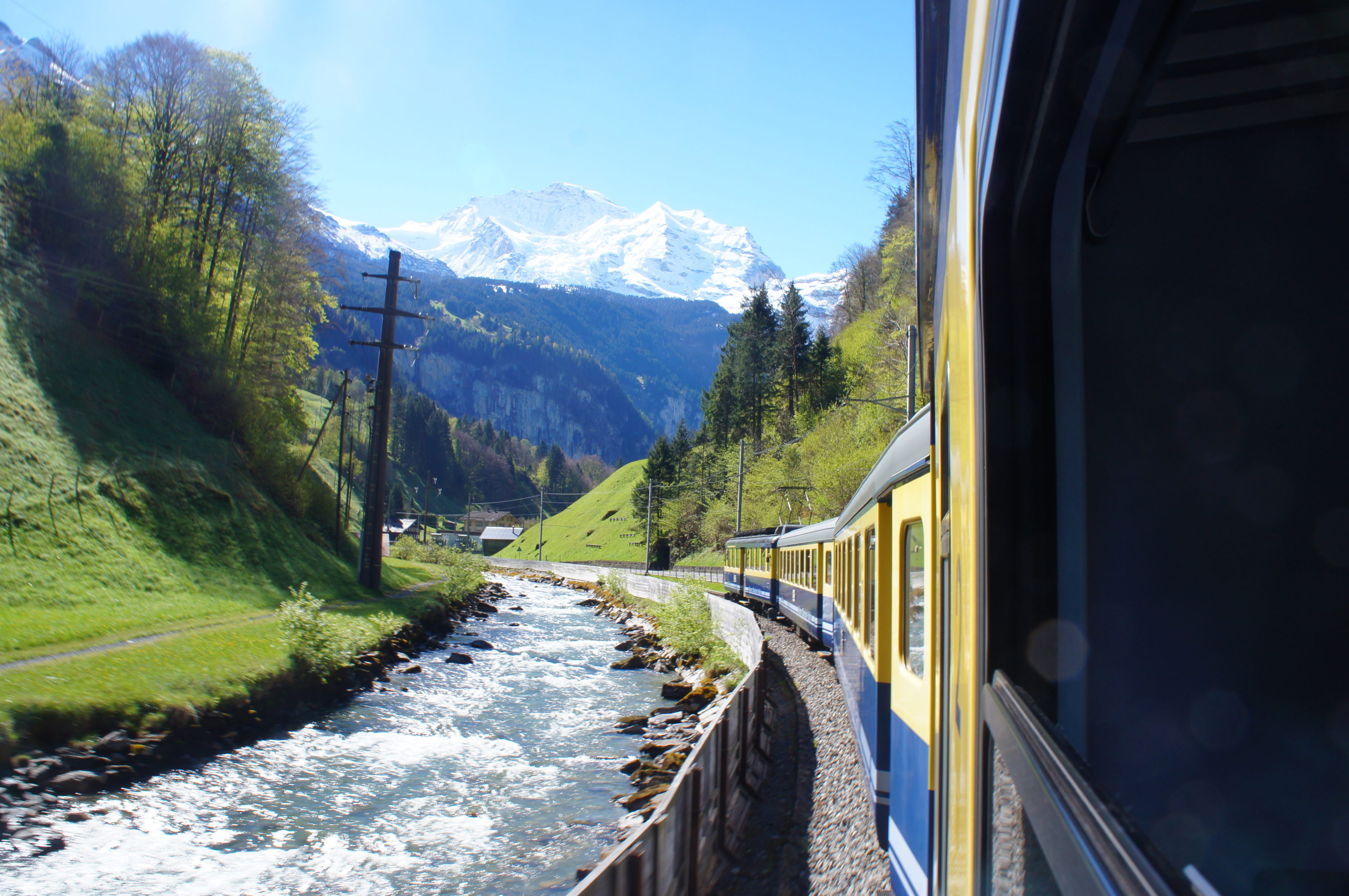 Train trip from Berner Oberland-Bahn Interlaken to Lauterbrunnen Train trip from Berner Oberland-Bahn Interlaken to Lauterbrunnen