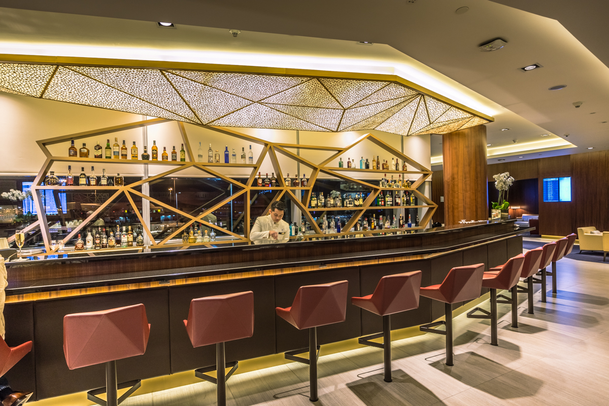 Etihad Airways First Class Lounge Abu Dhabi Signature Bar